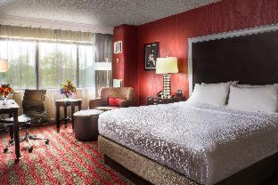 Doubletree By Hilton New York-laguardia