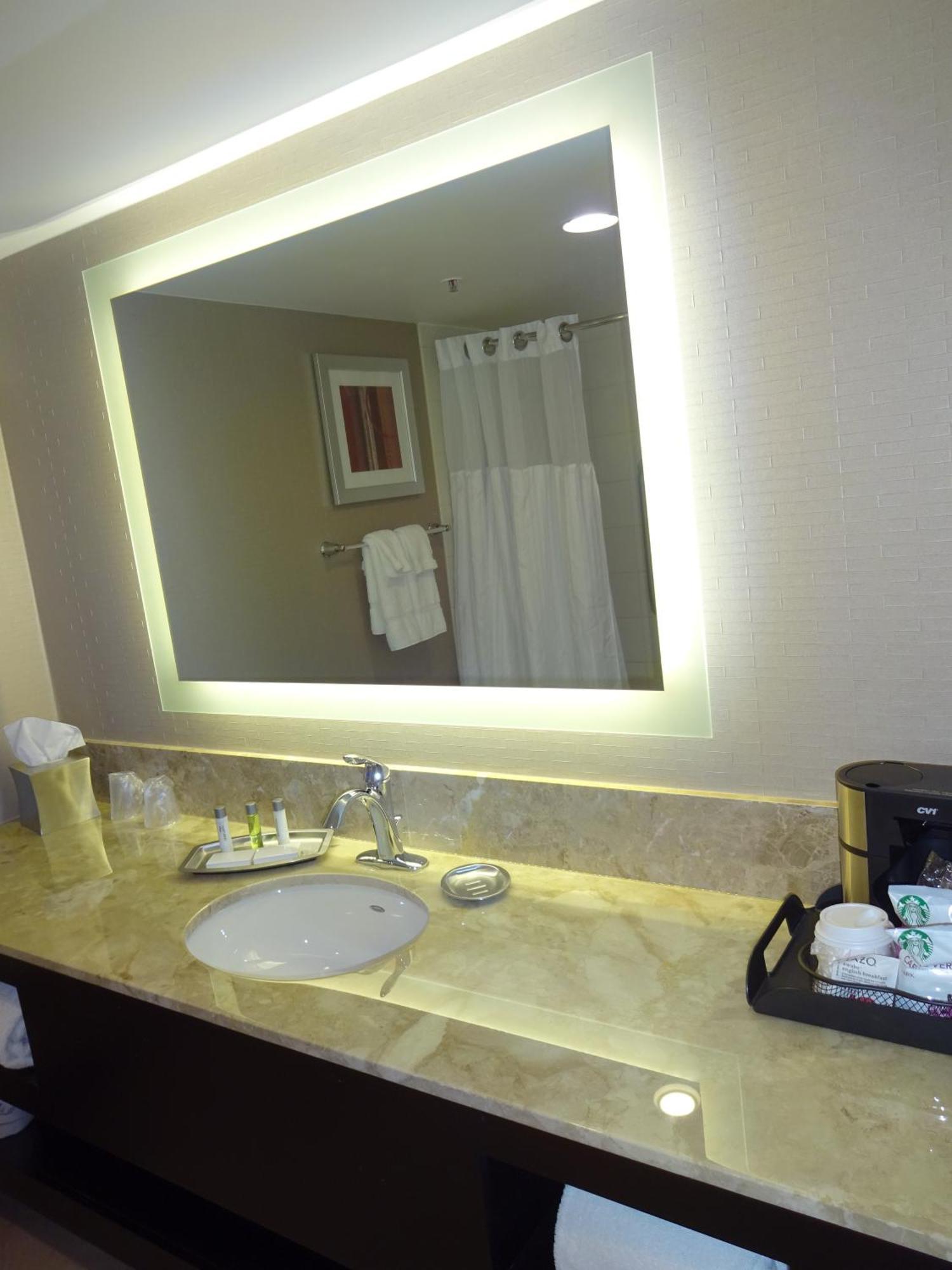 Hotel Doubletree By Hilton New York-laguardia
