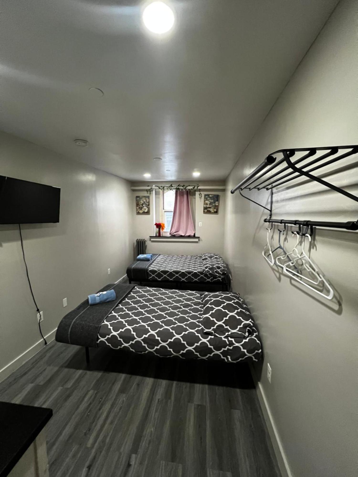 Apartment 31 Street Broadway