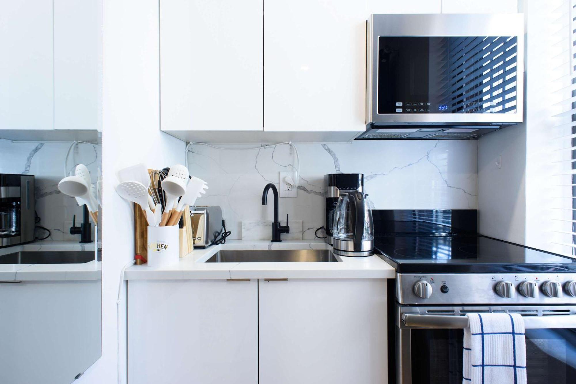 Apartment 69-3d Prime Lower East East Brand New 1br