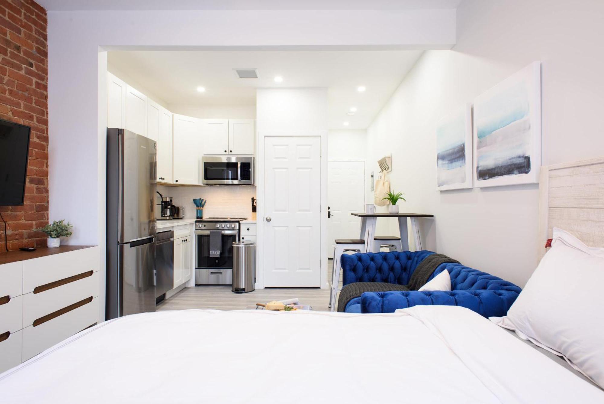 240-11 New Prime Upper East W&d Apartment