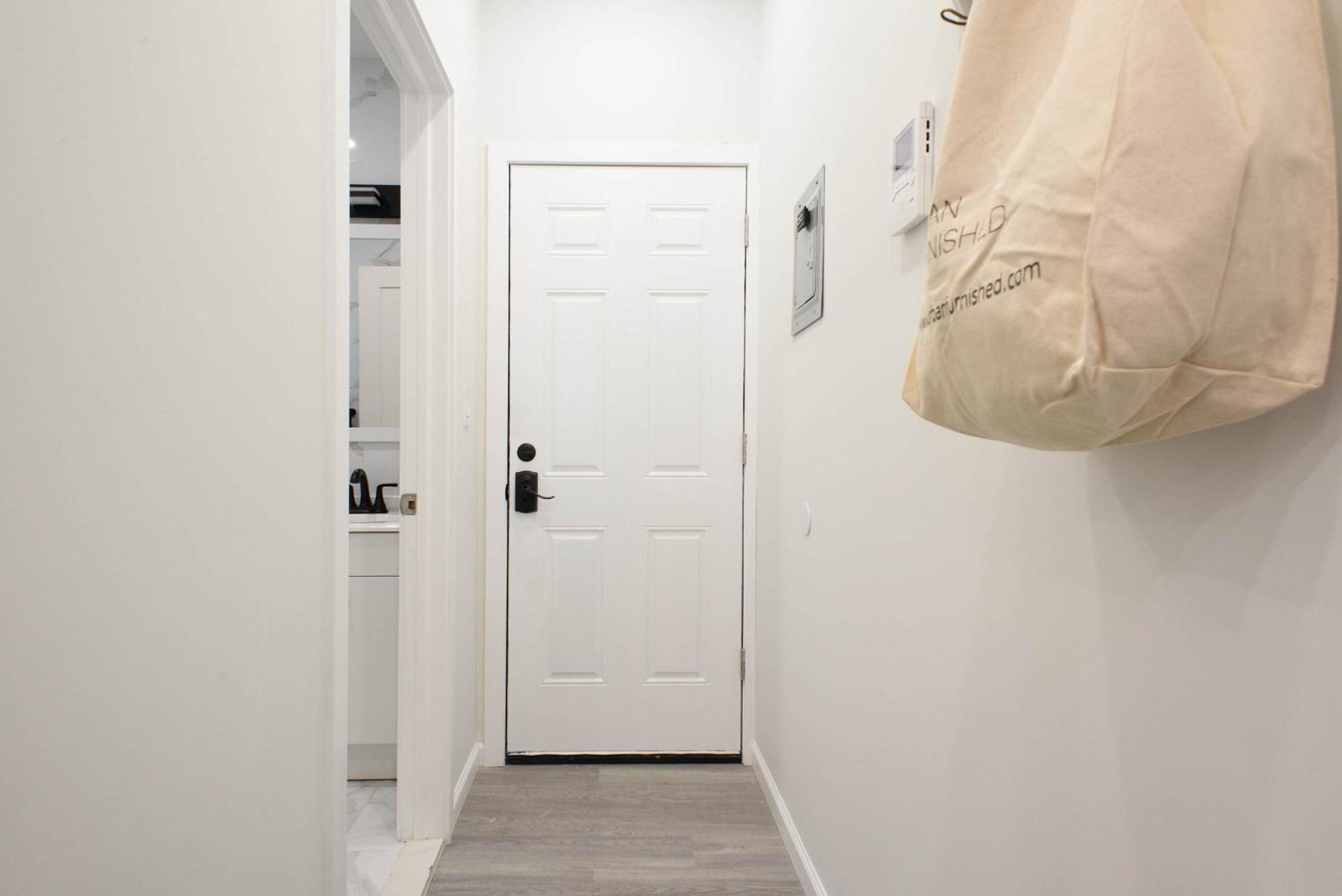 Apartment 240-11 New Prime Upper East W&d *