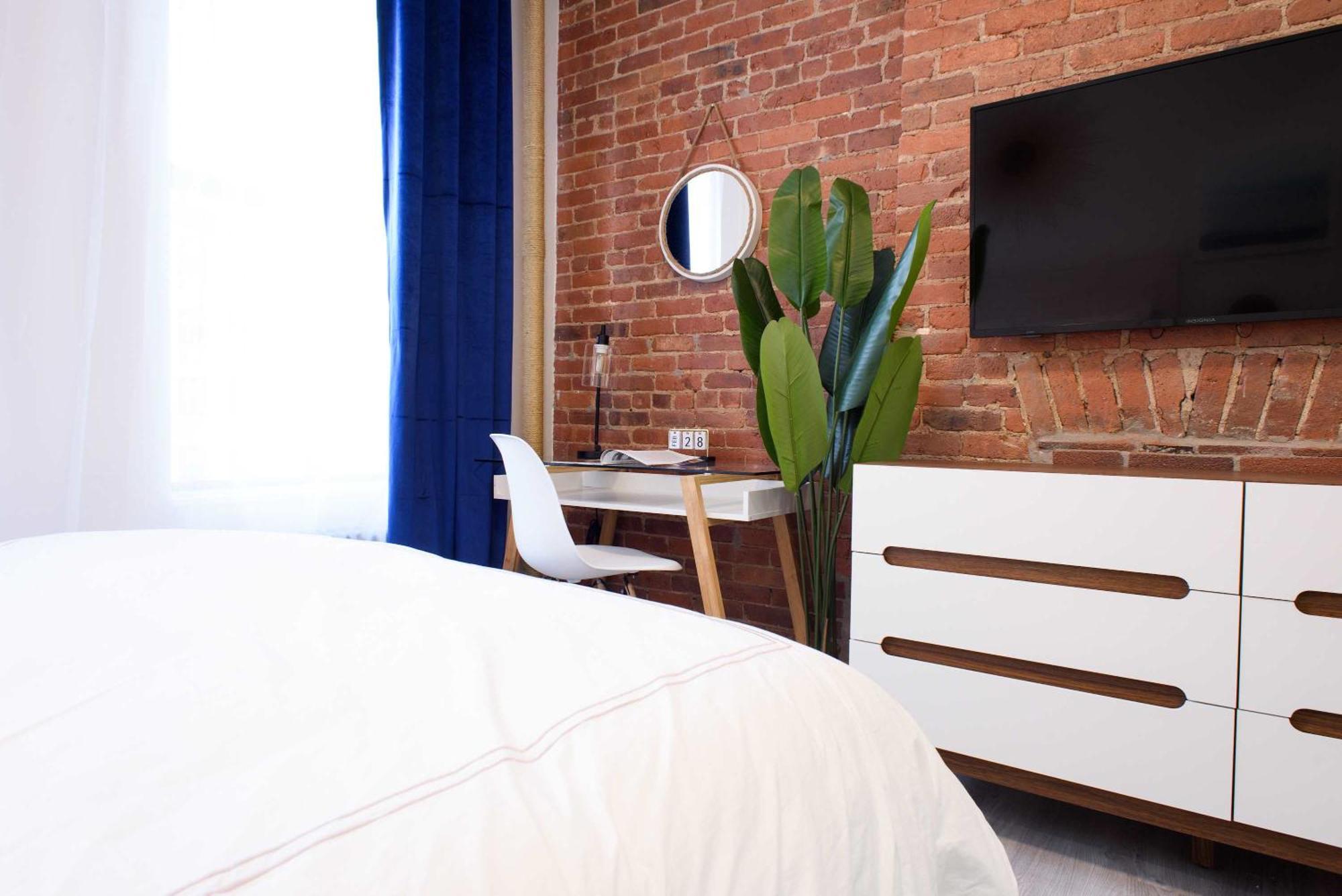 240-11 New Prime Upper East W&d Apartment