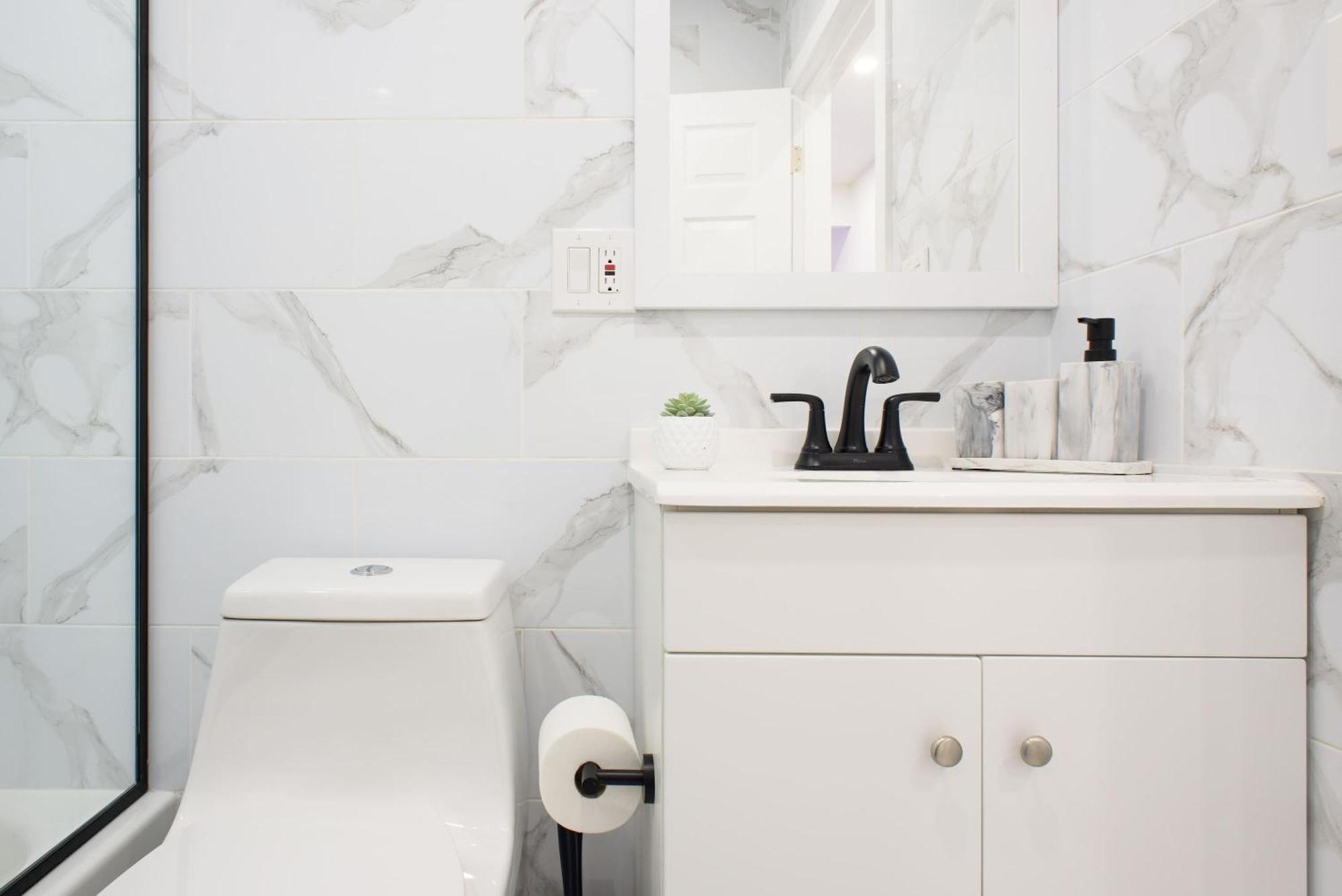 240-6 New Prime Location W&d In Unit