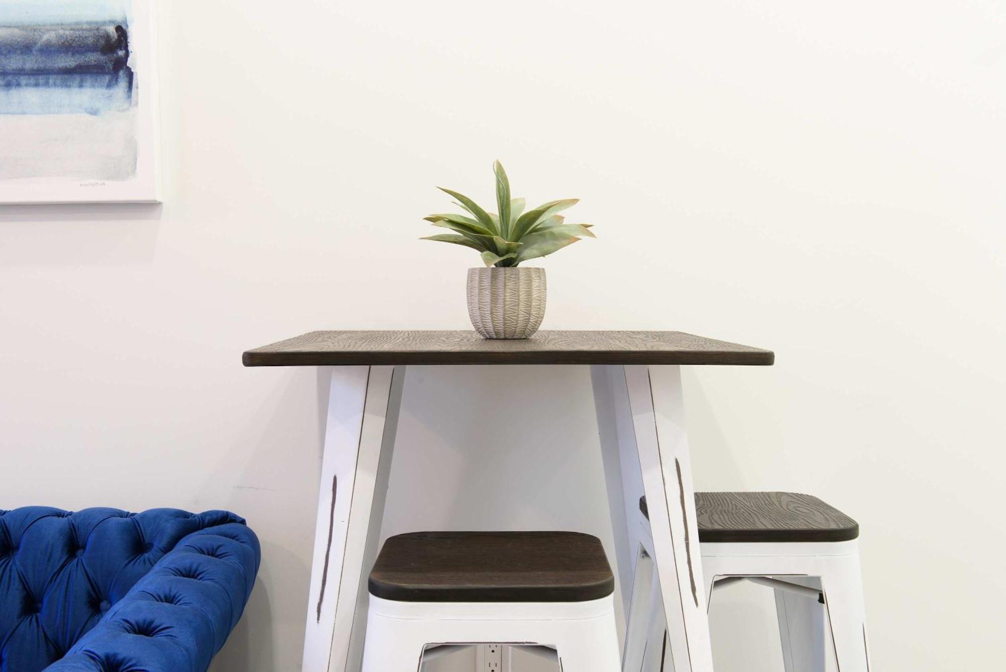 Apartment 240-5 New Prime Location W&d In Unit