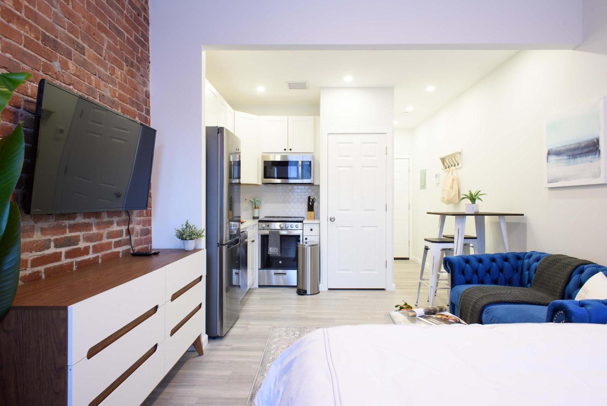 Apartment 240-6 New Prime Location W&d In Unit *