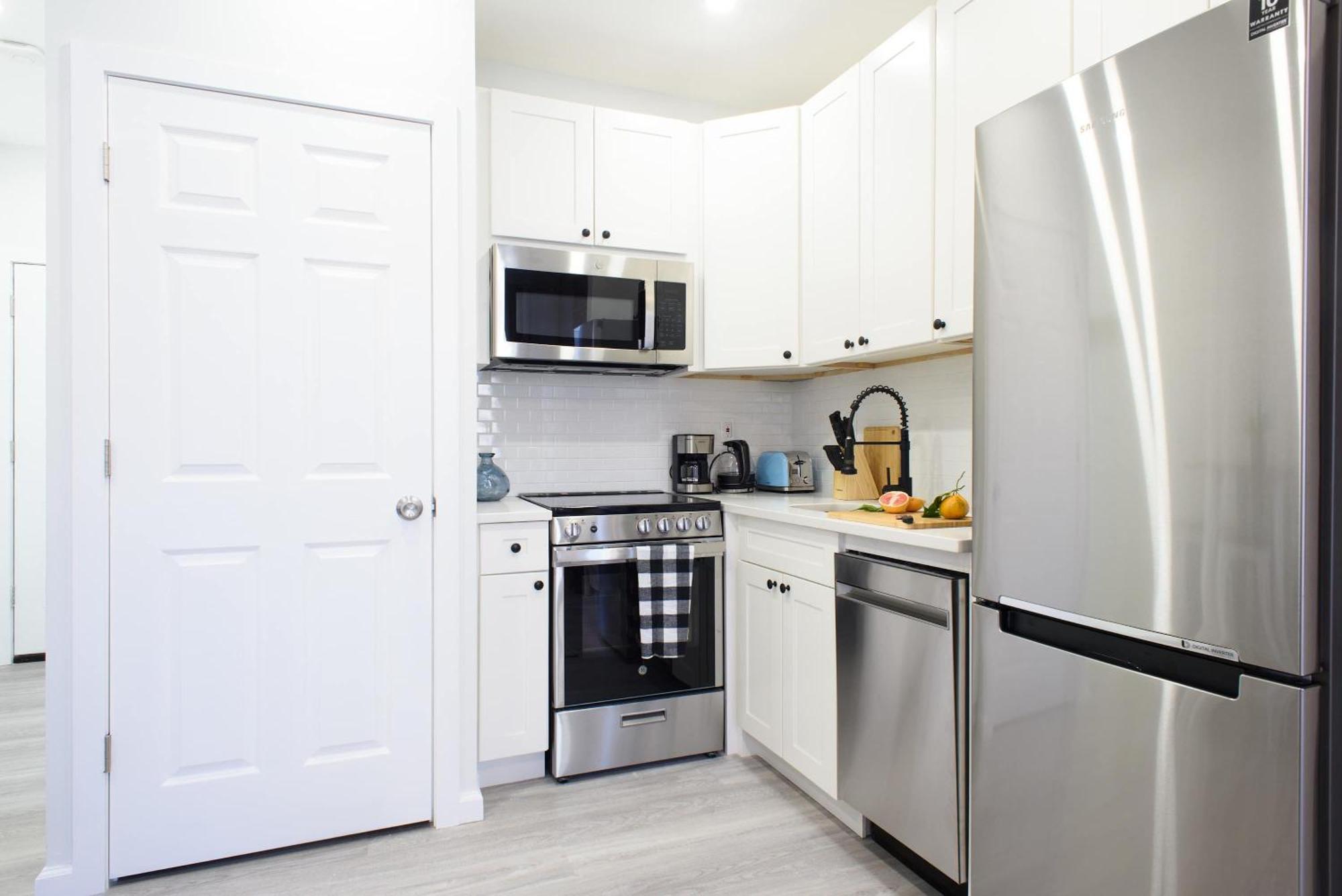 240-5 New Prime Location W&d In Unit *