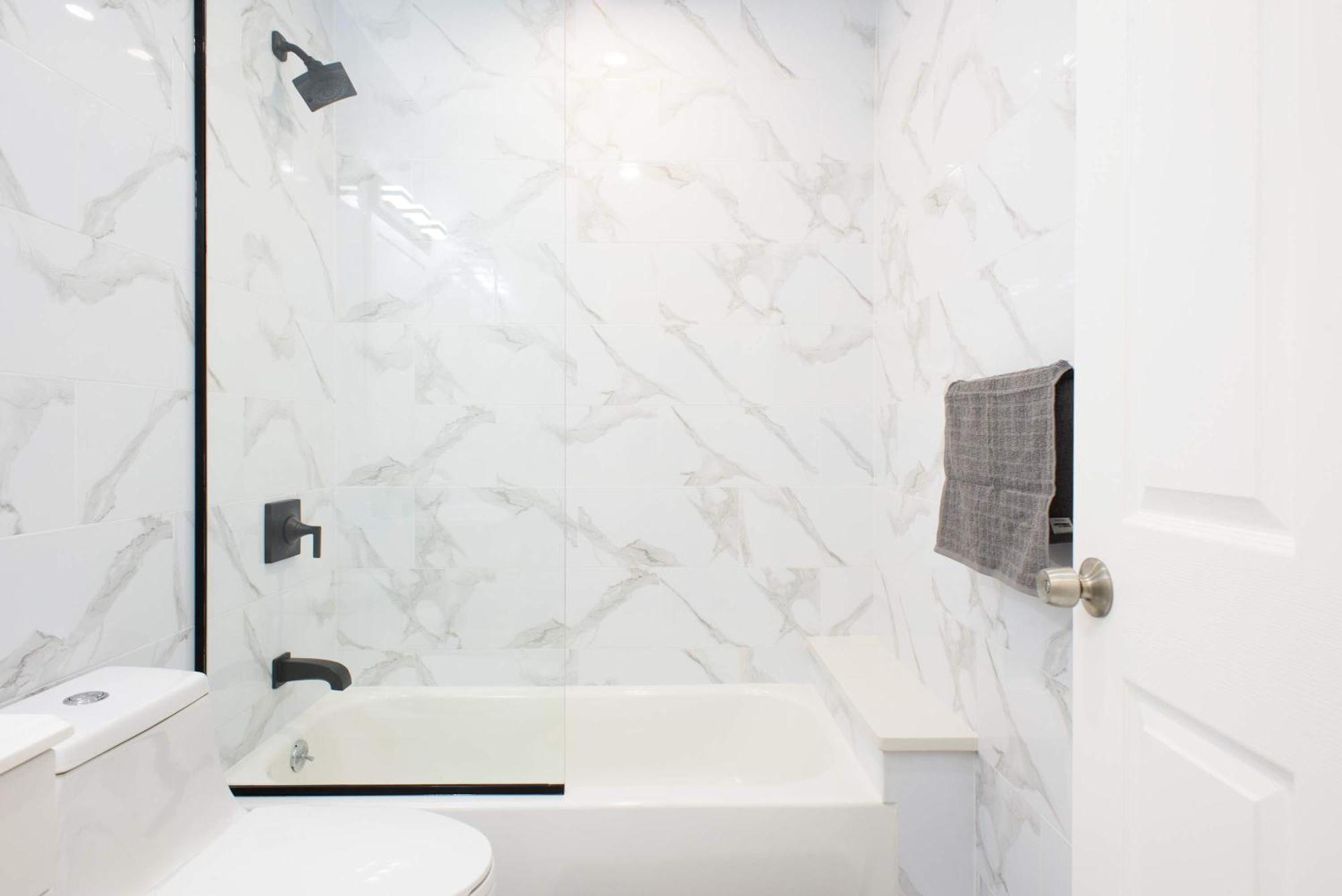 Apartment 240-5 New Prime Location W&d In Unit