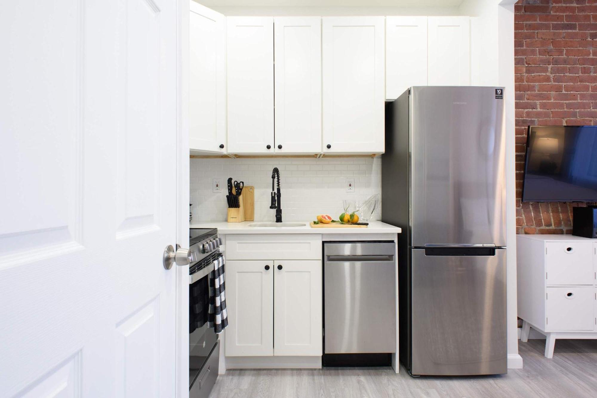 Apartment 240-5 New Prime Location W&d In Unit *