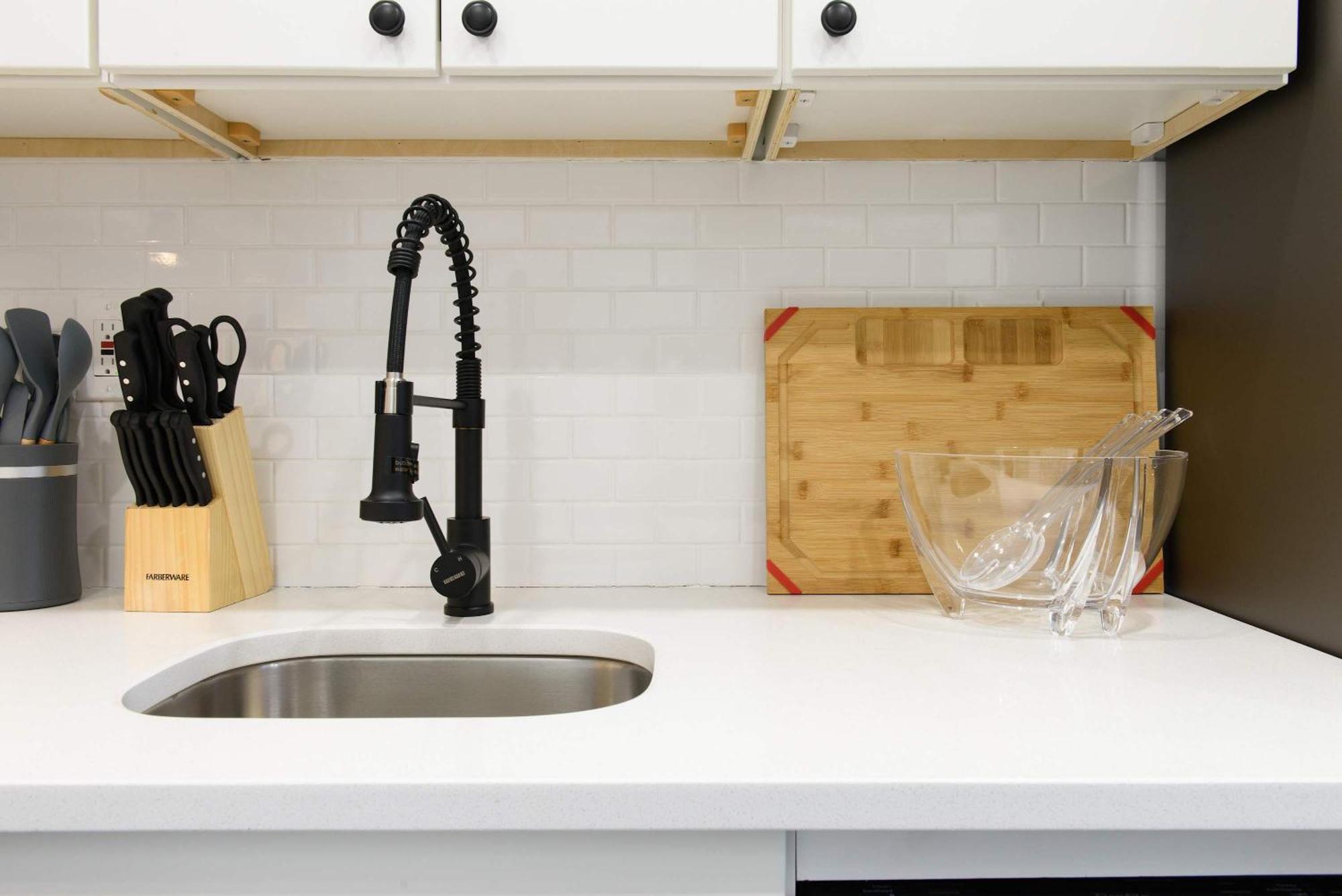 240-15 Luxury Prime Location W&d Apartment