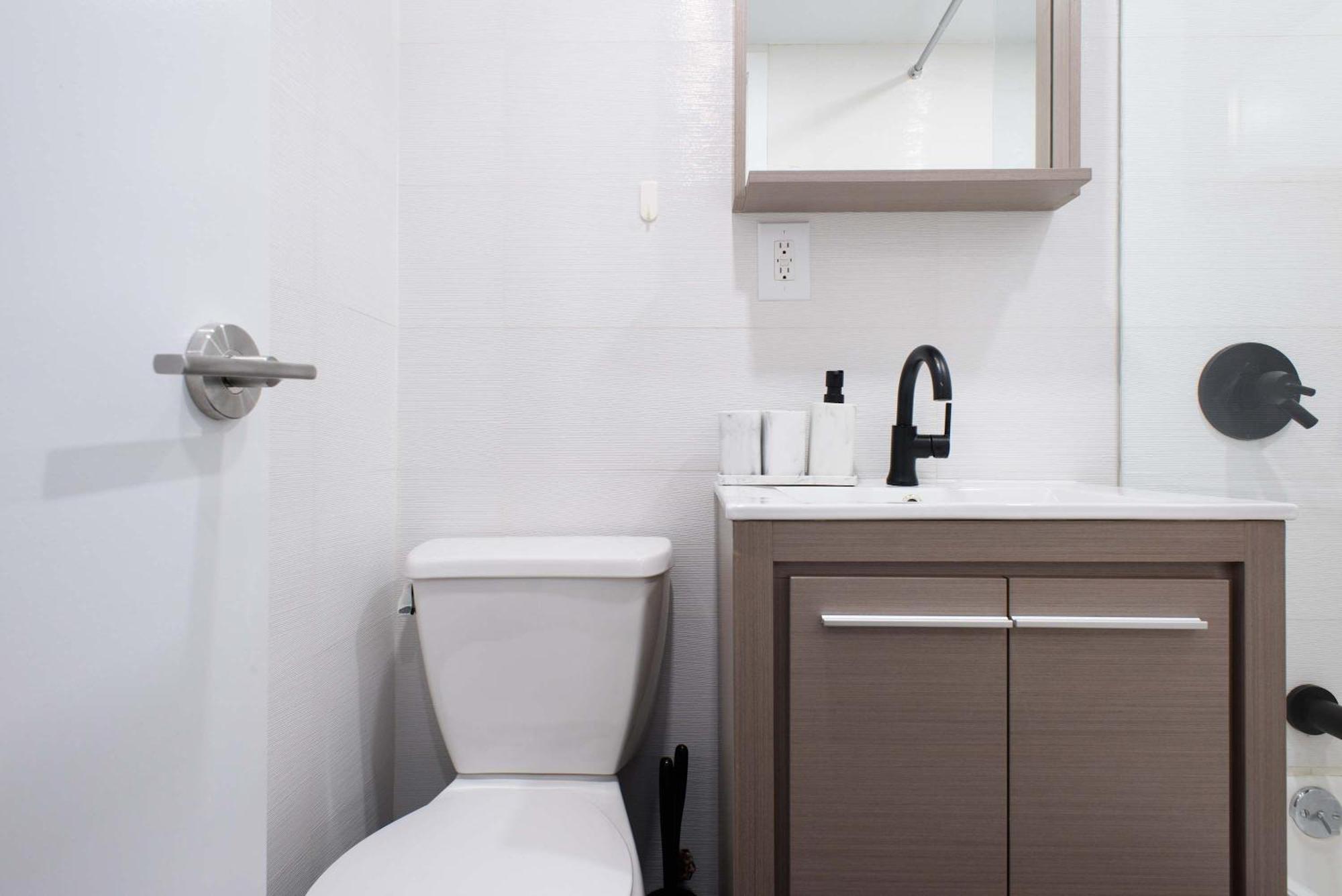 69-3d Prime Lower East East Brand New 1br * New York