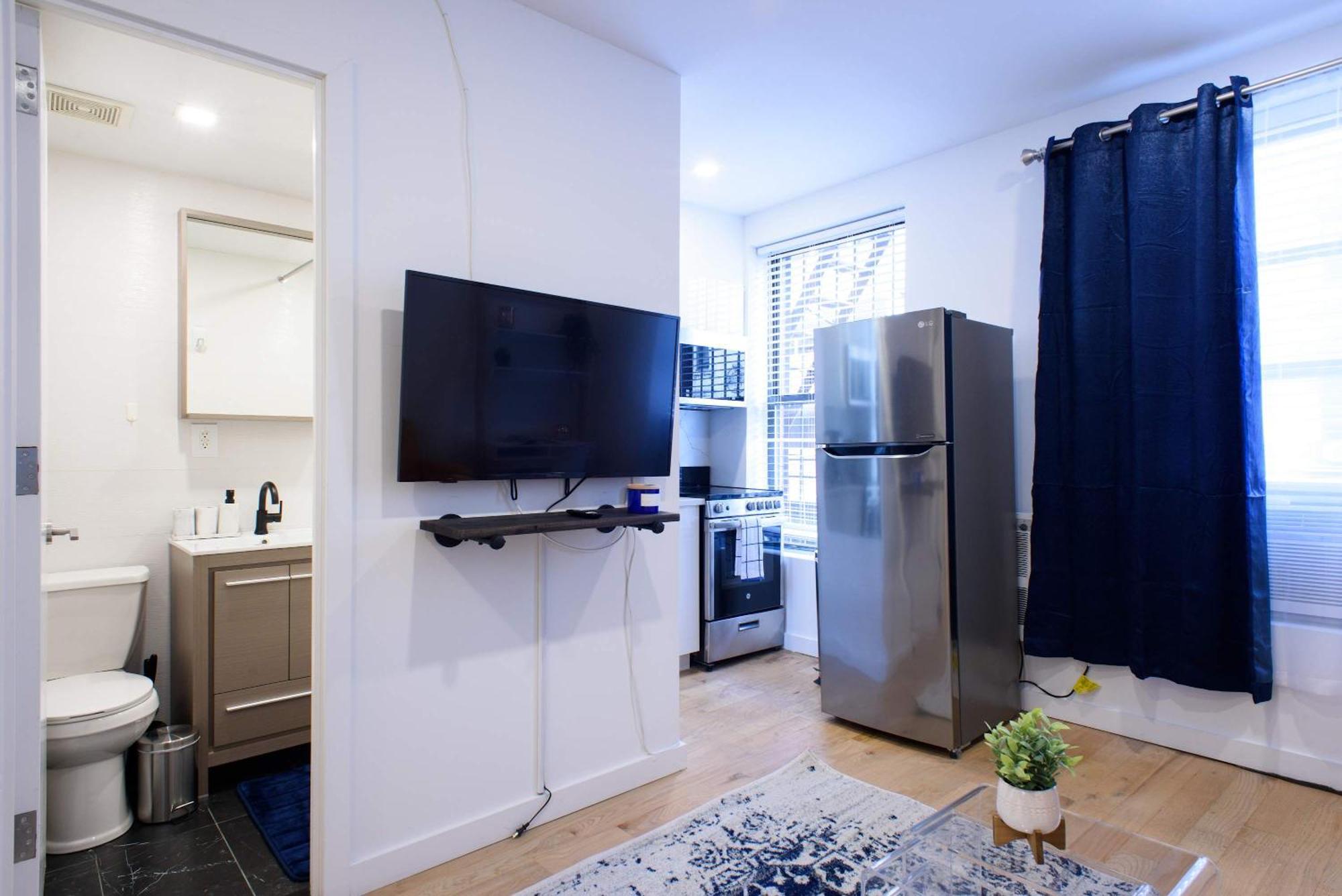 69-3d Prime Lower East East Brand New 1br