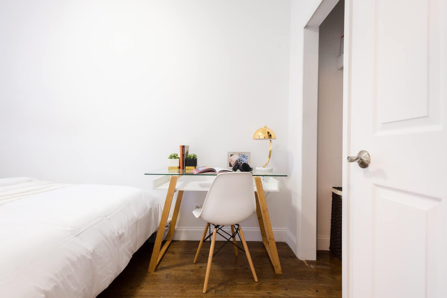 Apartment 1435-2 3 Bedrooms 2bath W D Ues *