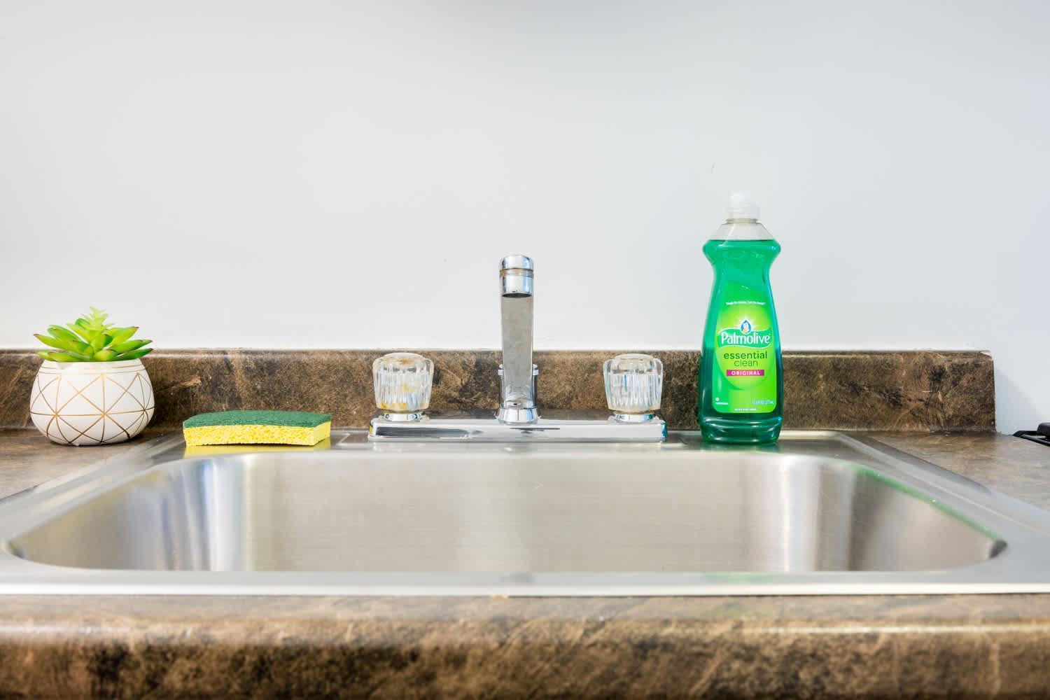 1435-2 3 Bedrooms 2bath W D Ues Apartment *