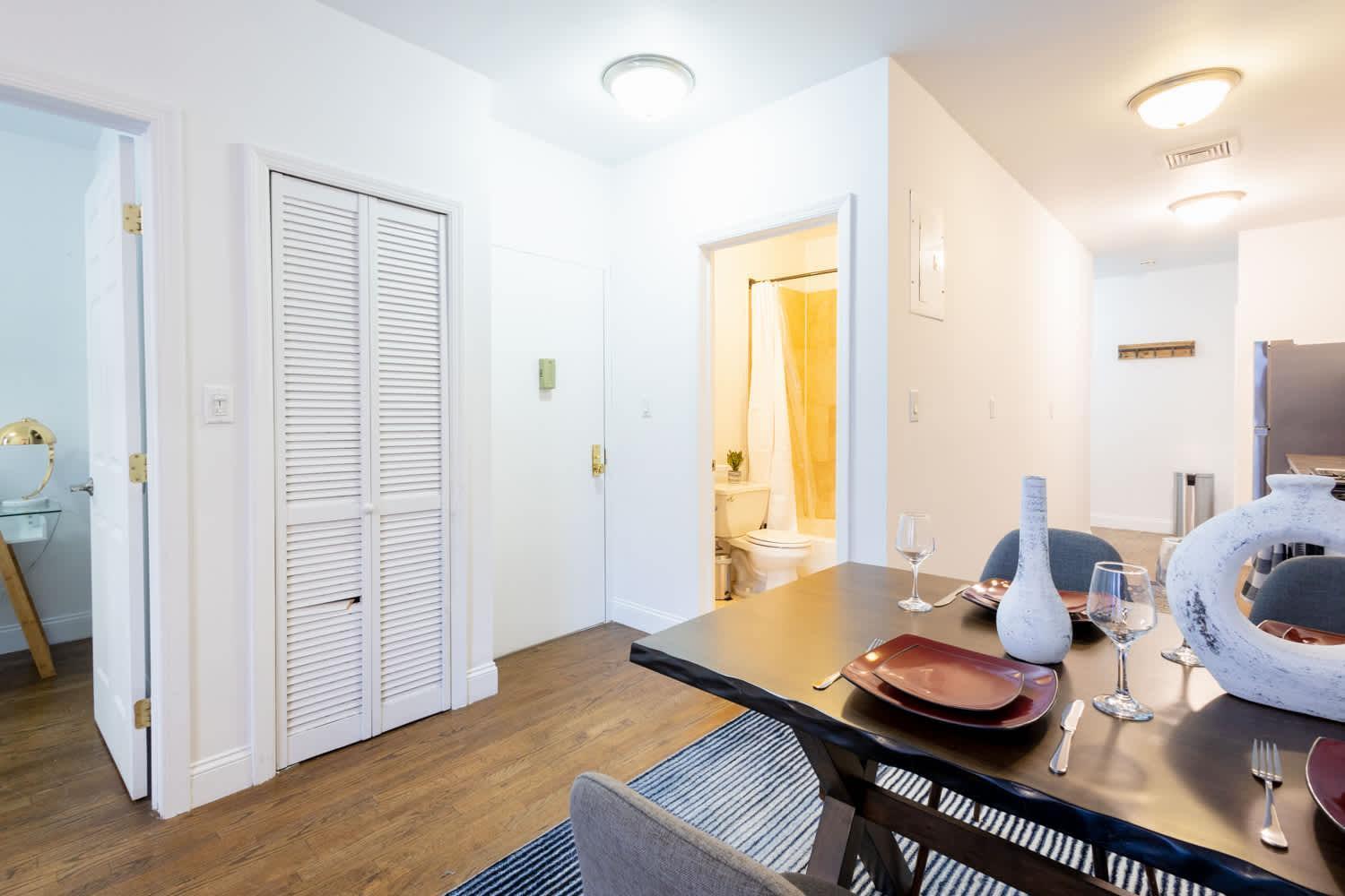 1435-2 3 Bedrooms 2bath W D Ues * New York