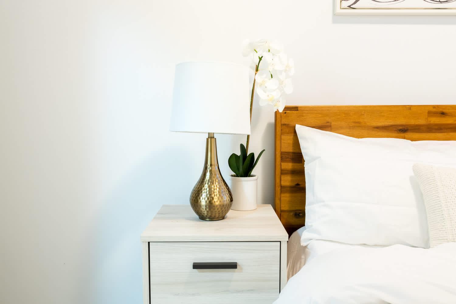 1435-2 3 Bedrooms 2bath W D Ues *