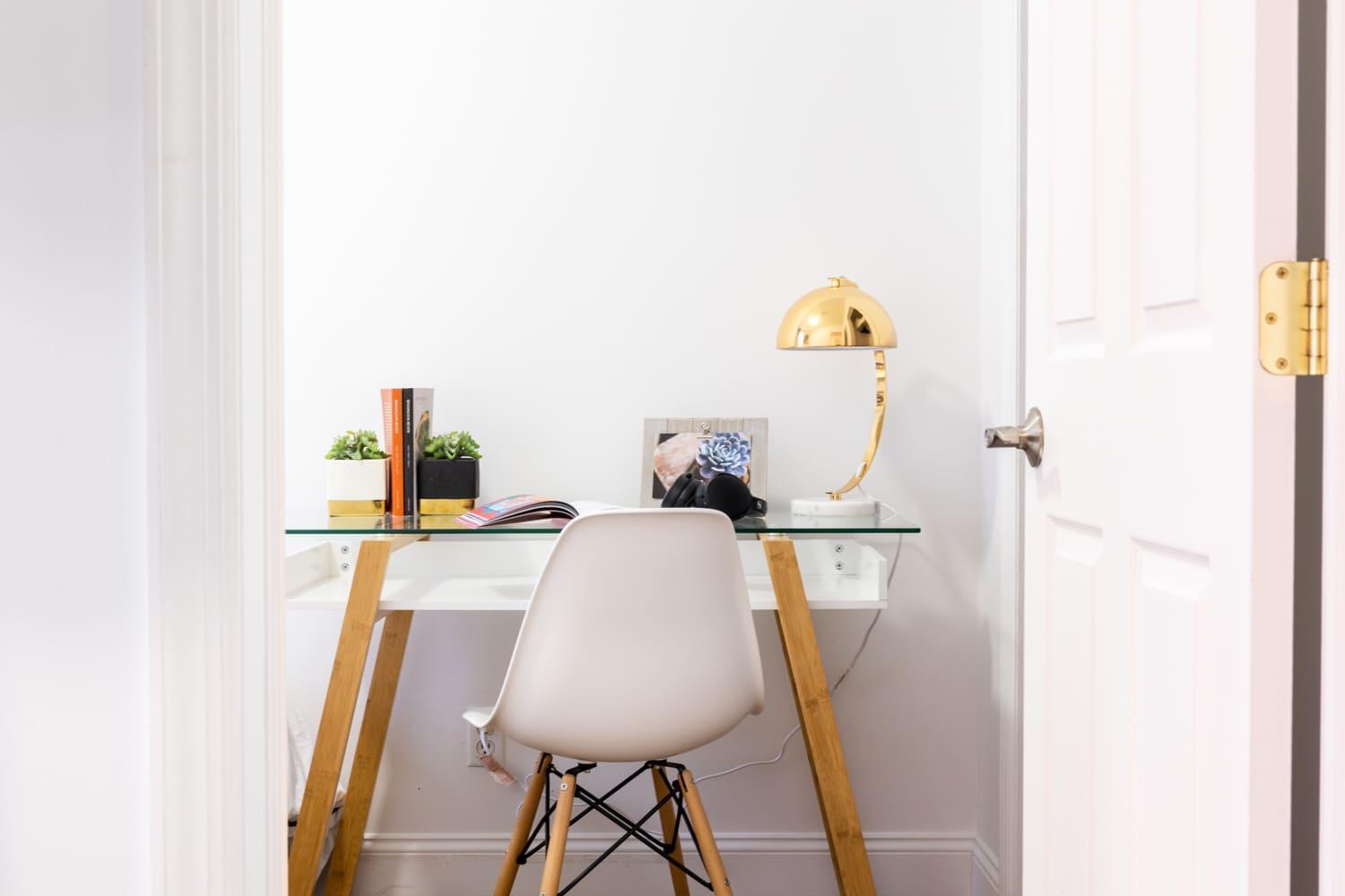 Apartment 1435-2 3 Bedrooms 2bath W D Ues *