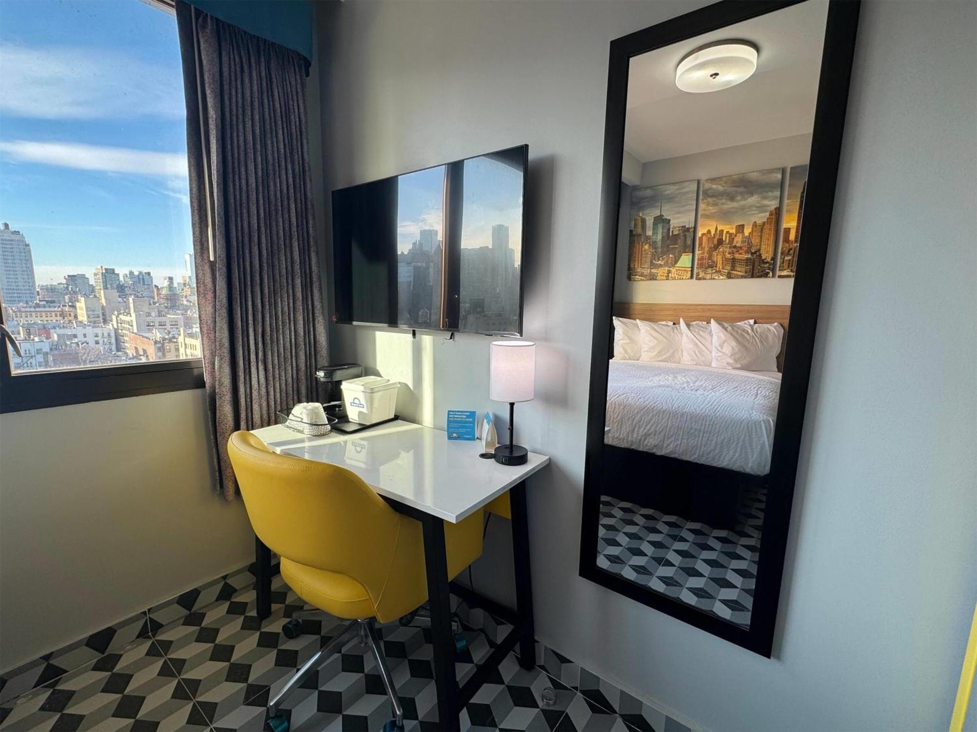 Hotel Days By Wyndham Chinatown