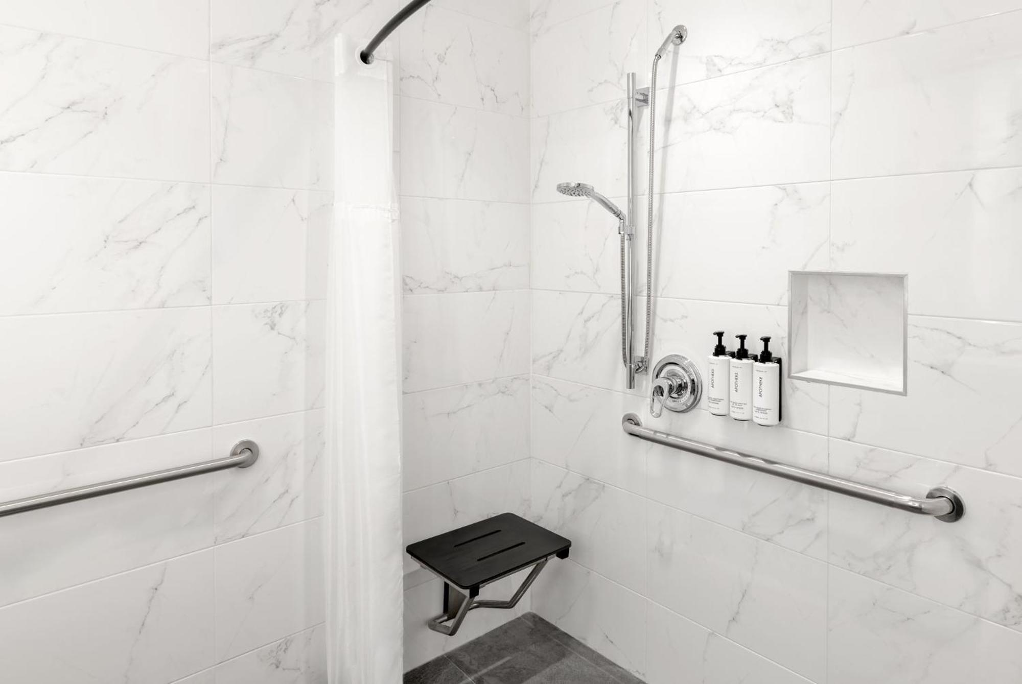 Voco Astoria By Ihg Hotel