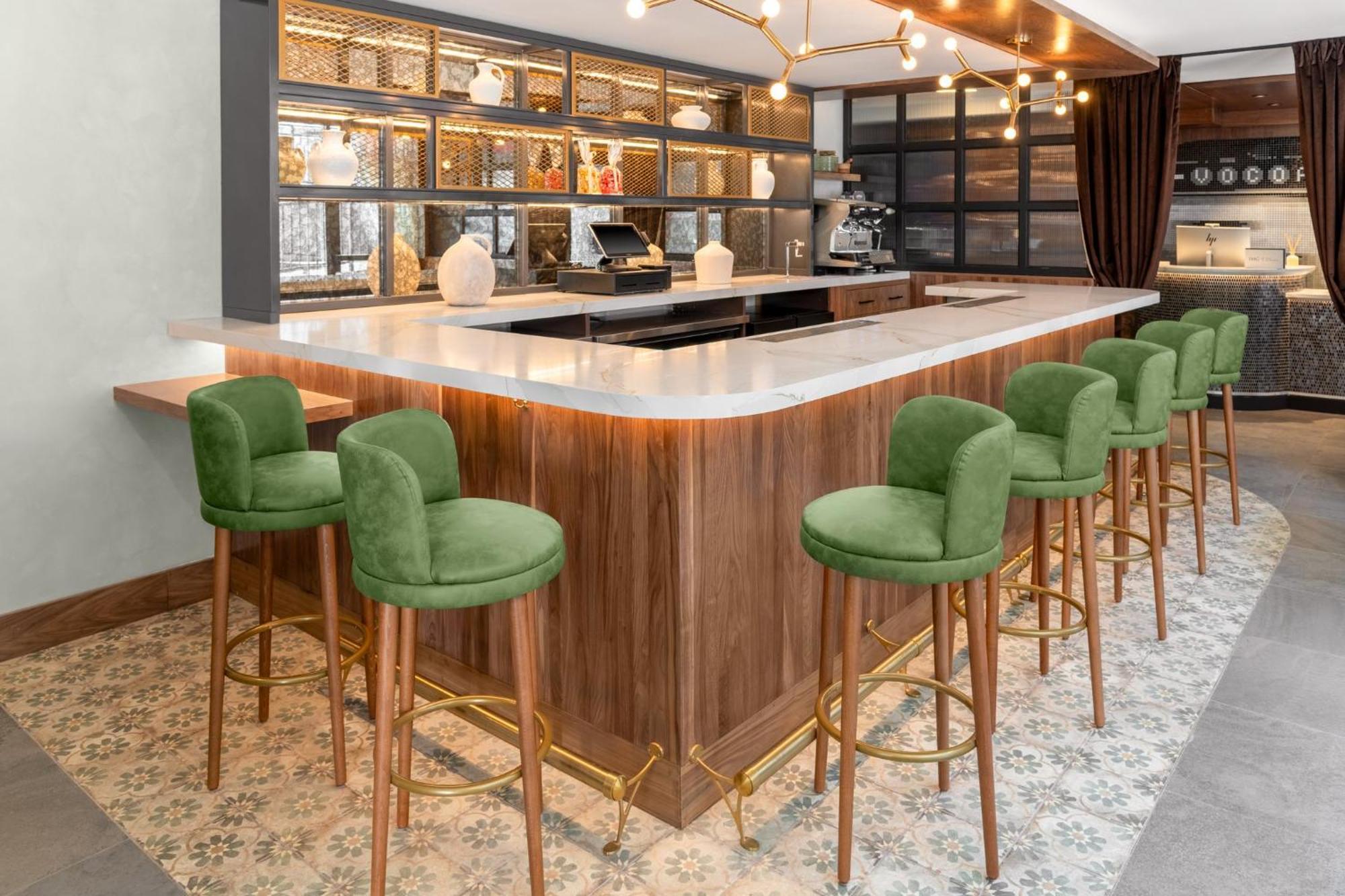 Voco Astoria By Ihg Hotel New York