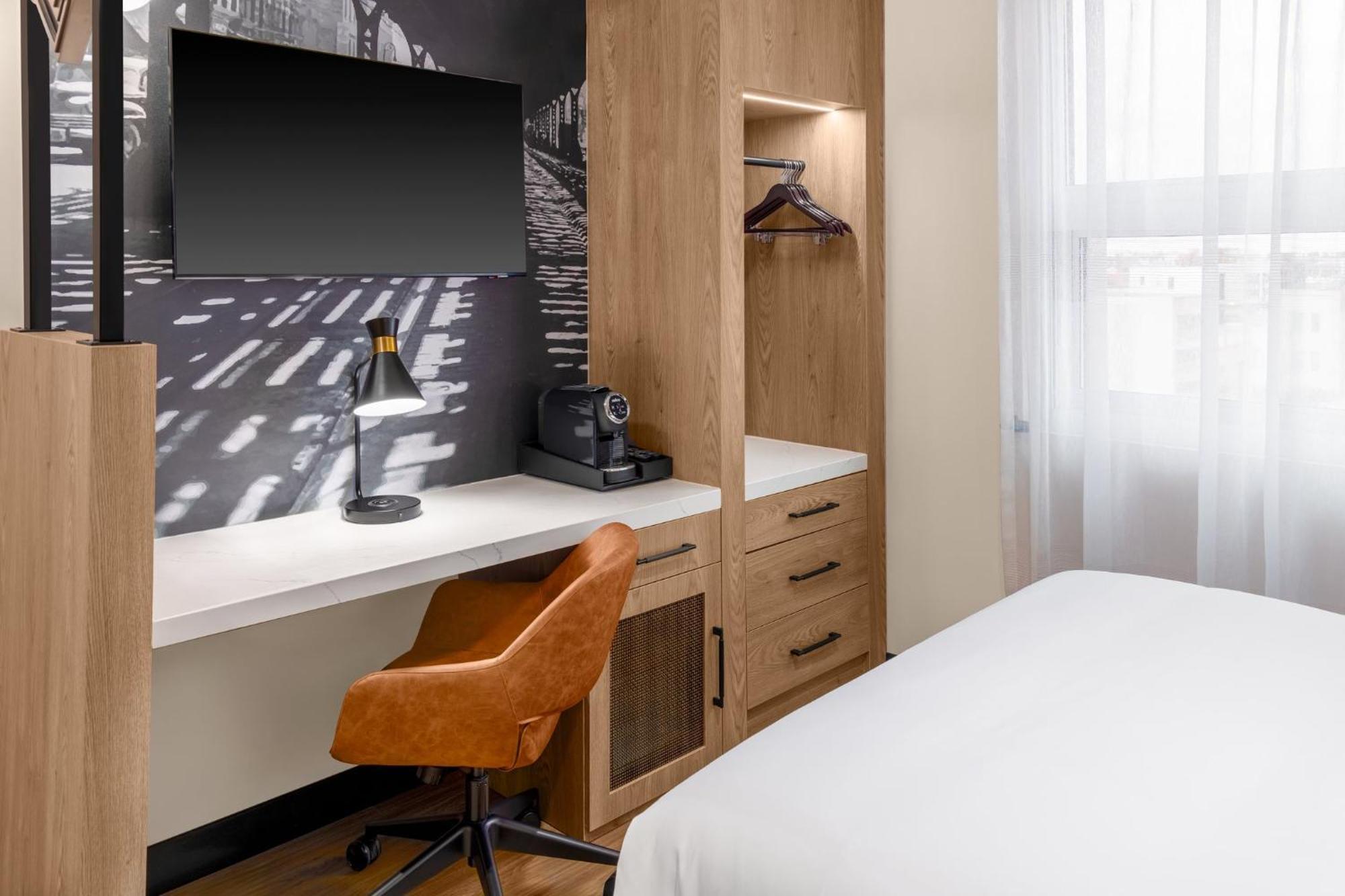 Voco Astoria By Ihg Hotel 3*