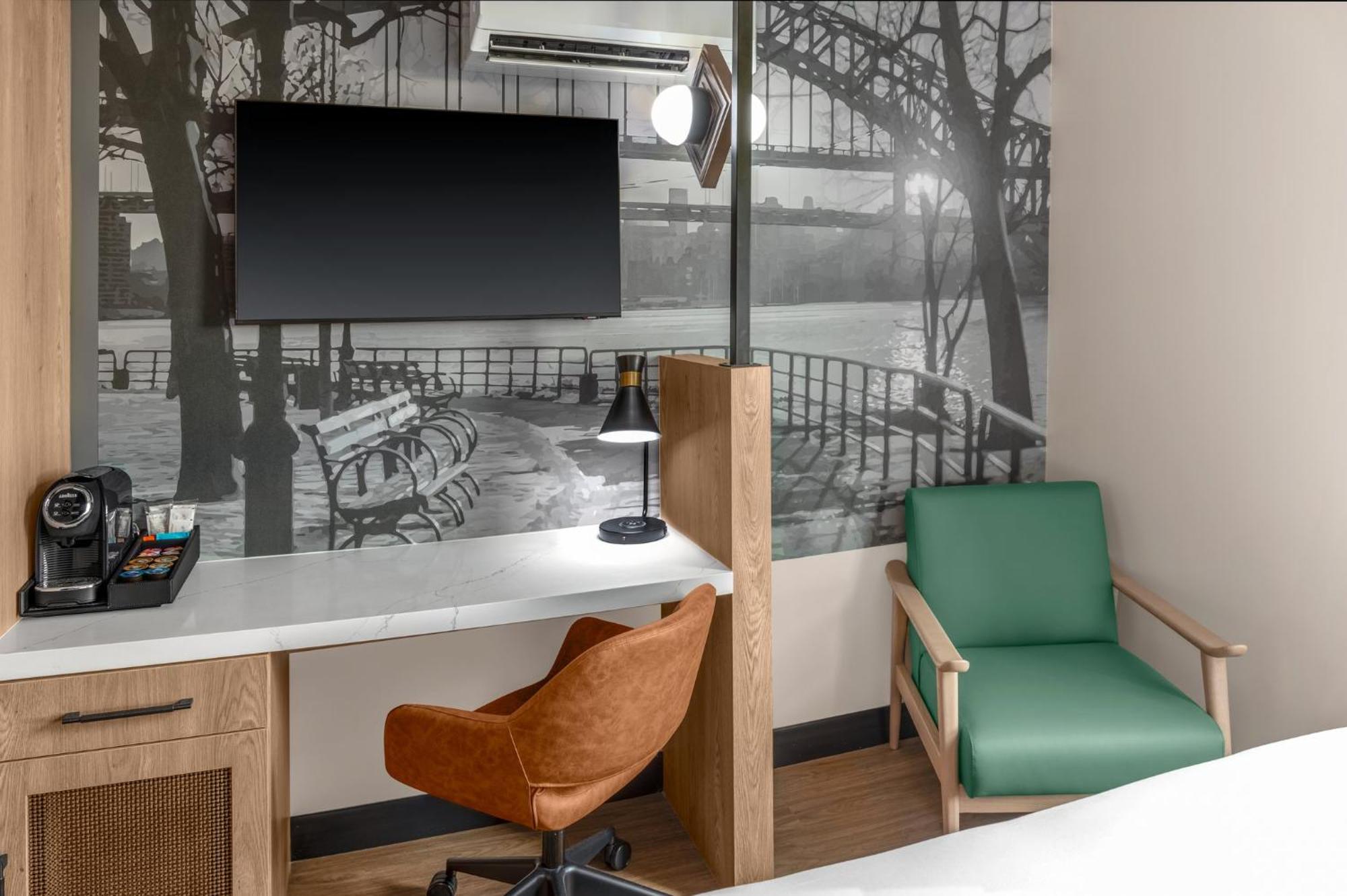 Hotel Voco Astoria By Ihg 3*