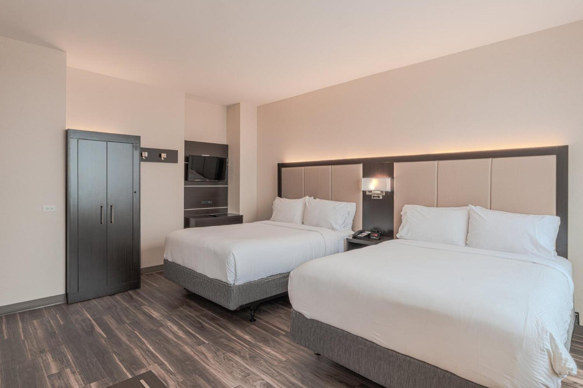 Hotel Express Long Island E - By Ihg 3*