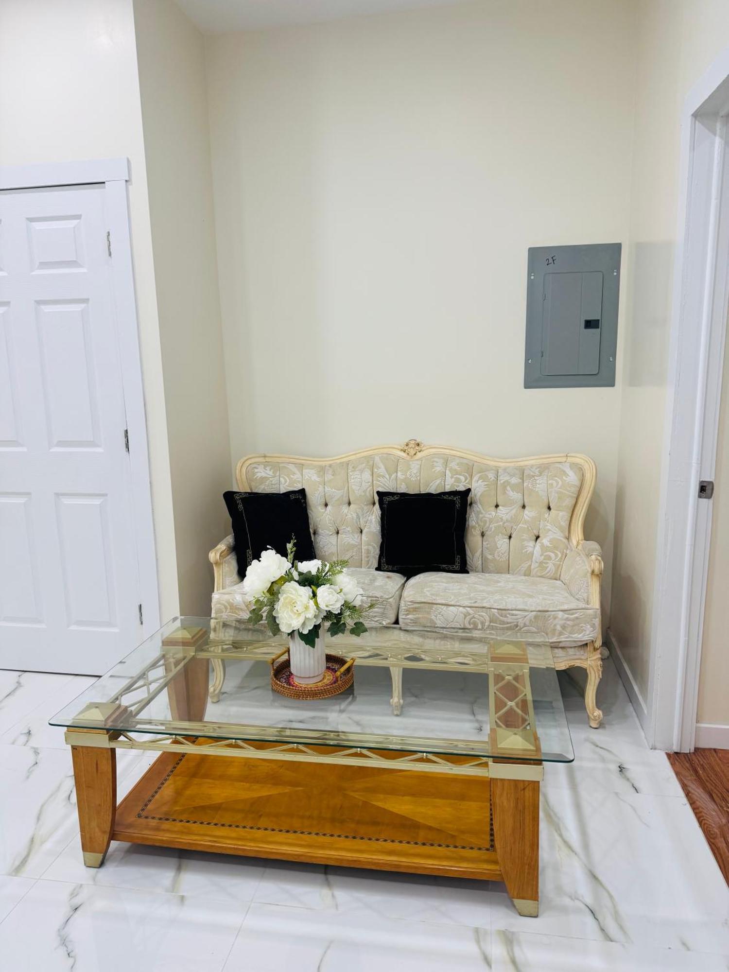 Dream House Apartment *