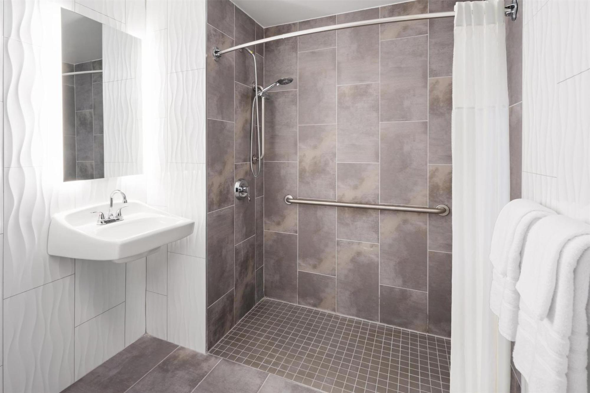 Hotel Glo Western Bronx Nyc 3*