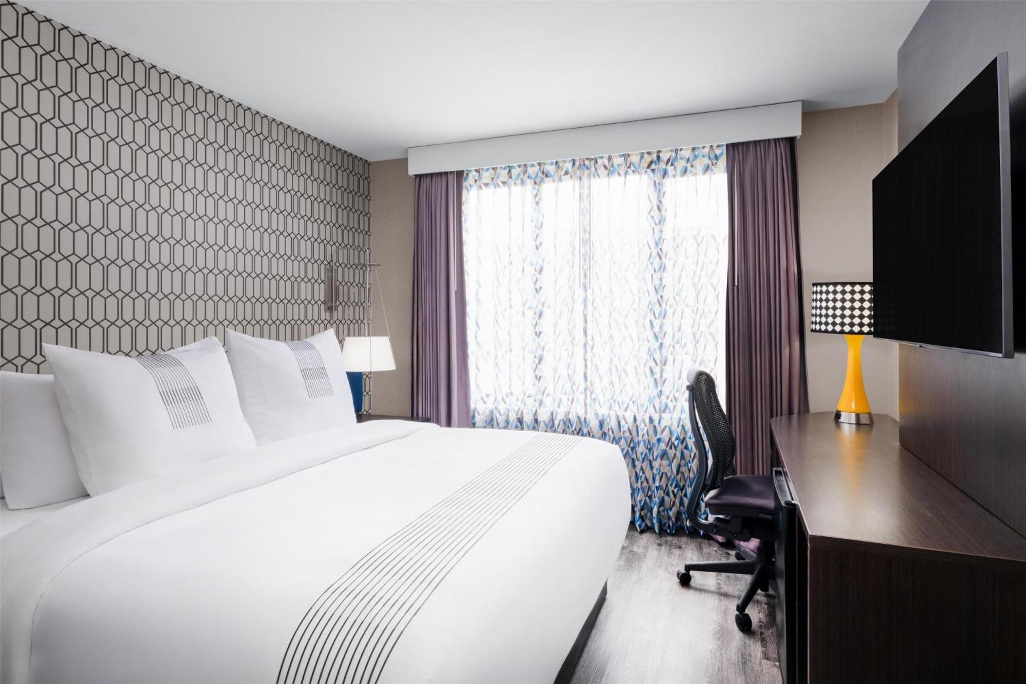 Glo Western Bronx Nyc Hotel