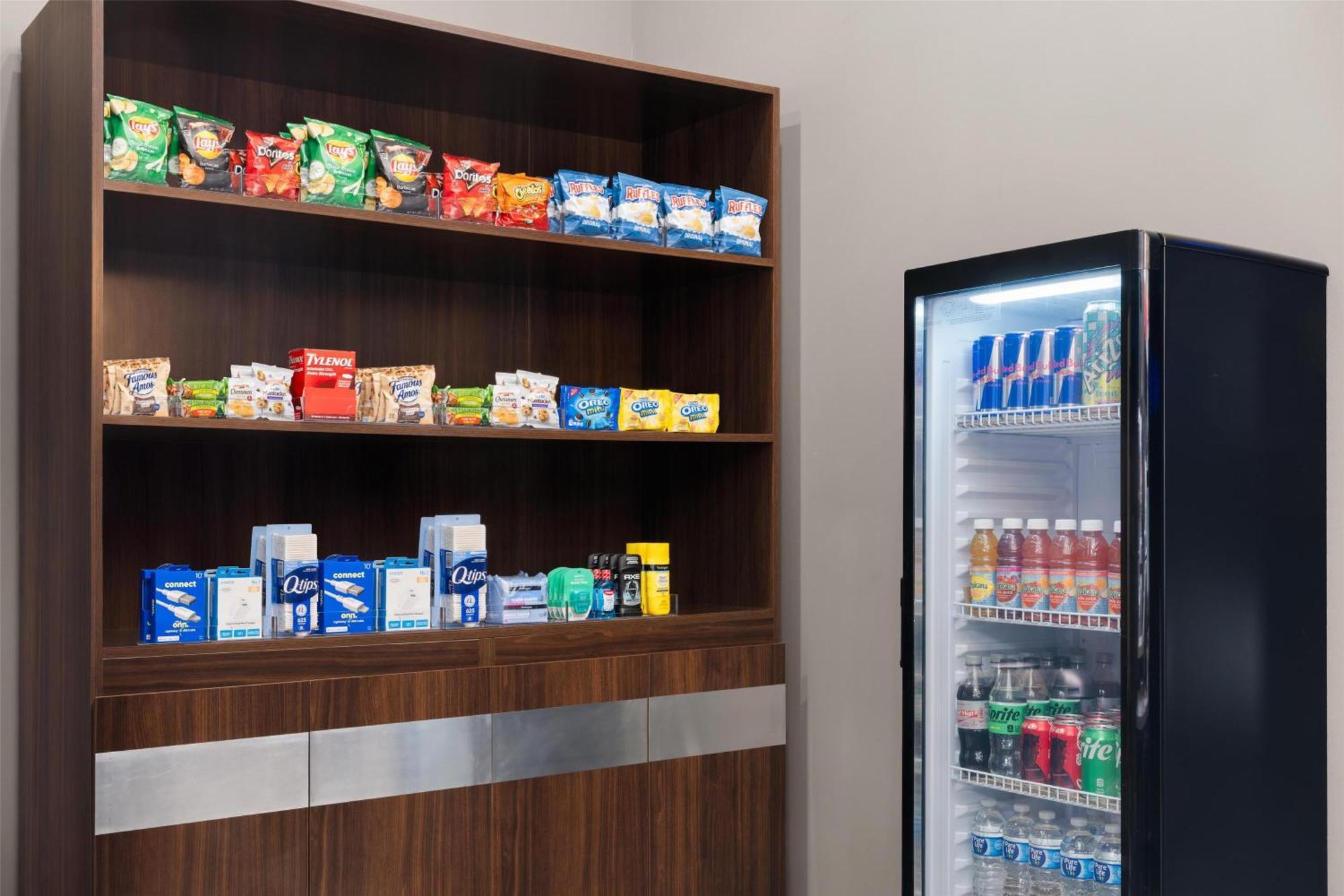 Hotel Glo Western Bronx Nyc