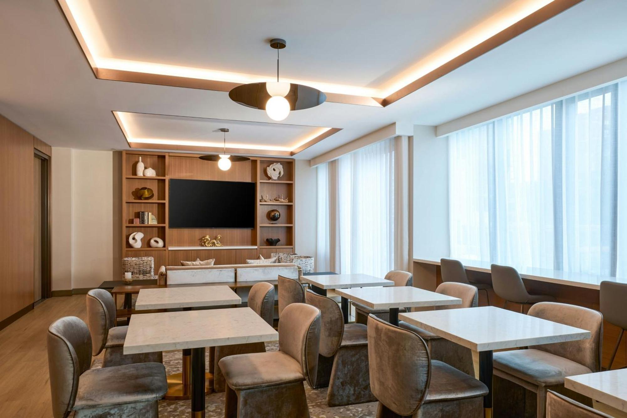 The Westin Flushing Laguardia Airport Hotel New York
