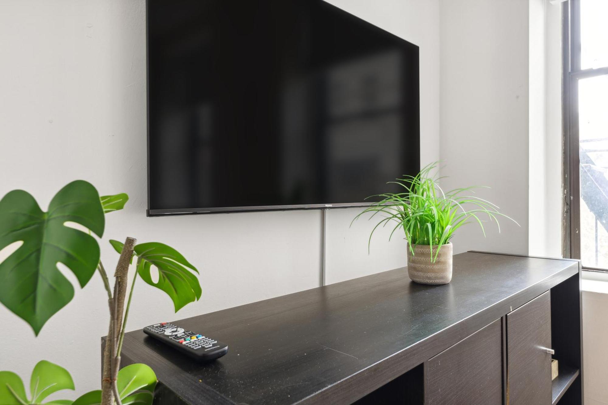 Prime Manhattan Location Family Friendly 2br Apartment