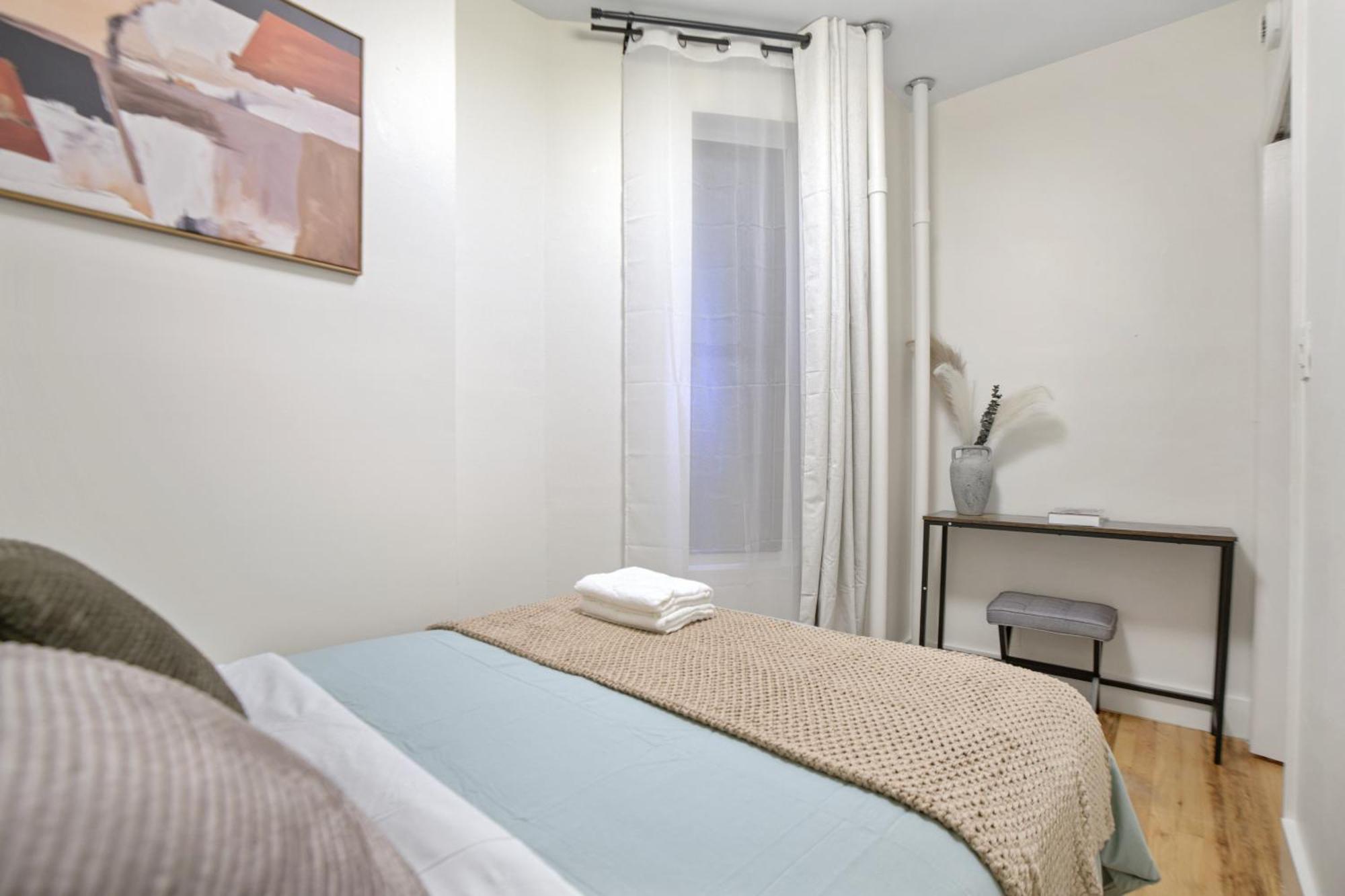 Cozy & Bright 2br In Upper East Side Apartment