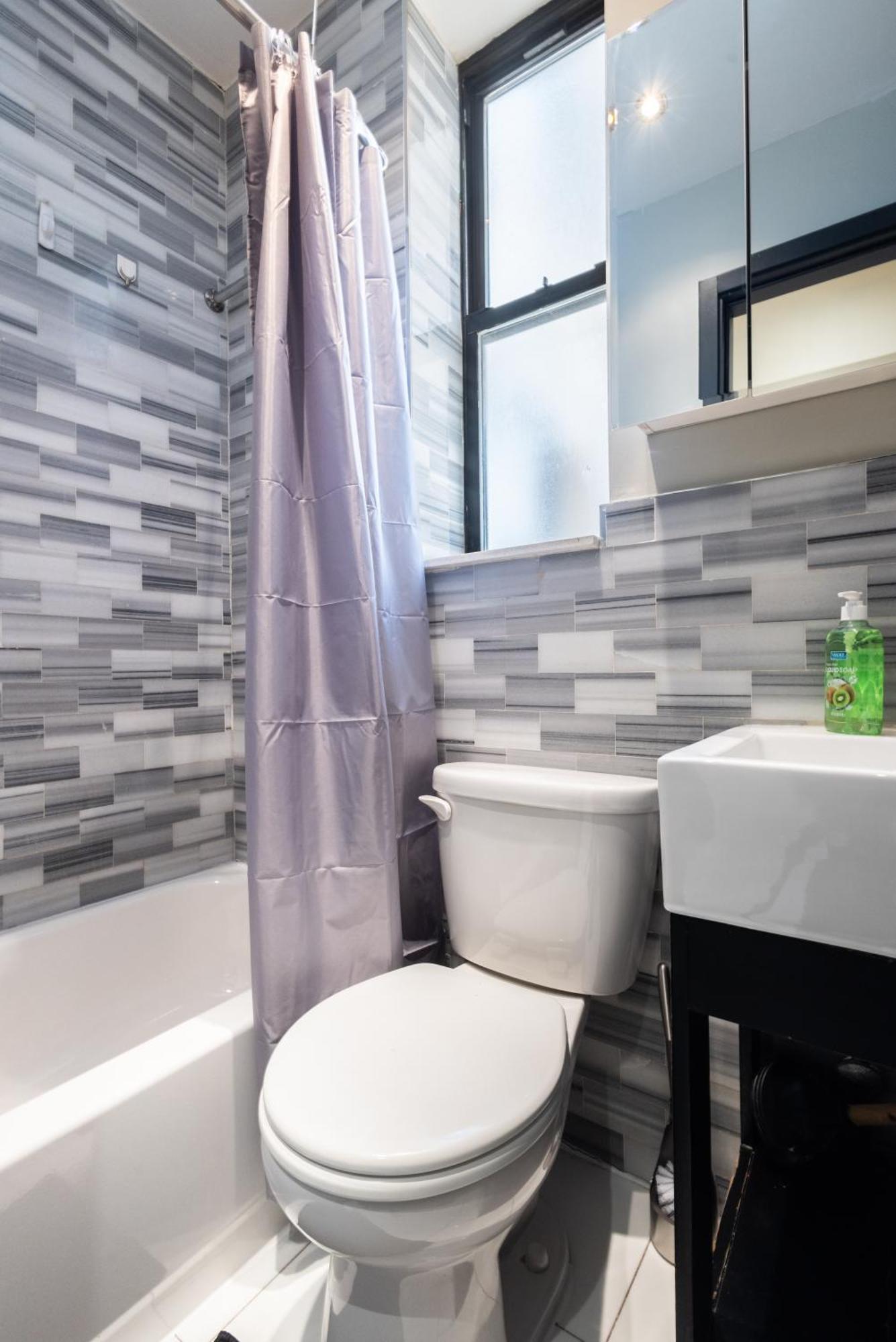 4 Bedroom Paradise Next To Park *