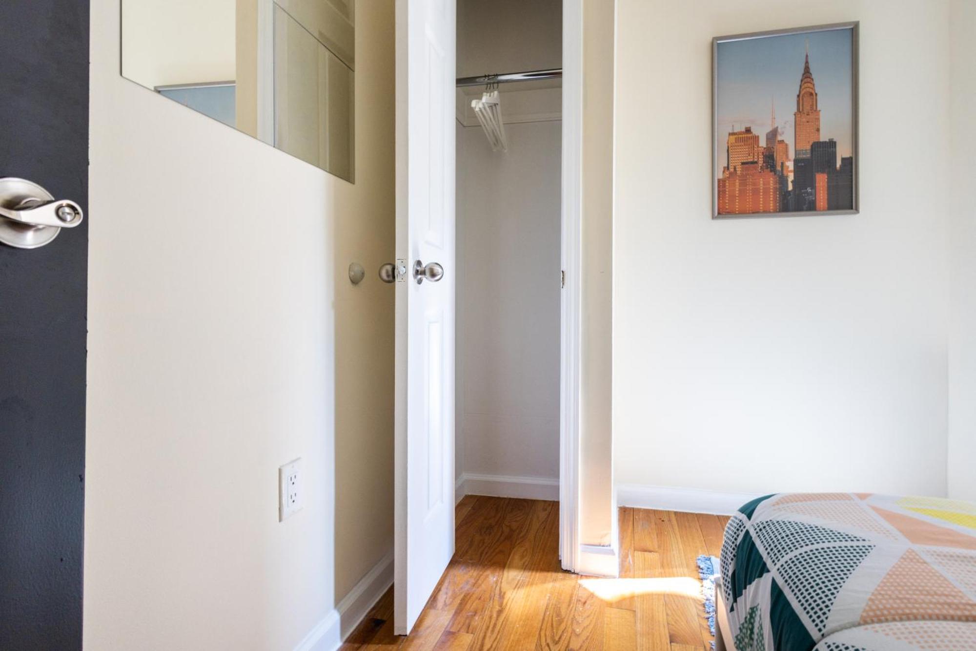 Apartment 4 Bedroom Paradise Next To Park