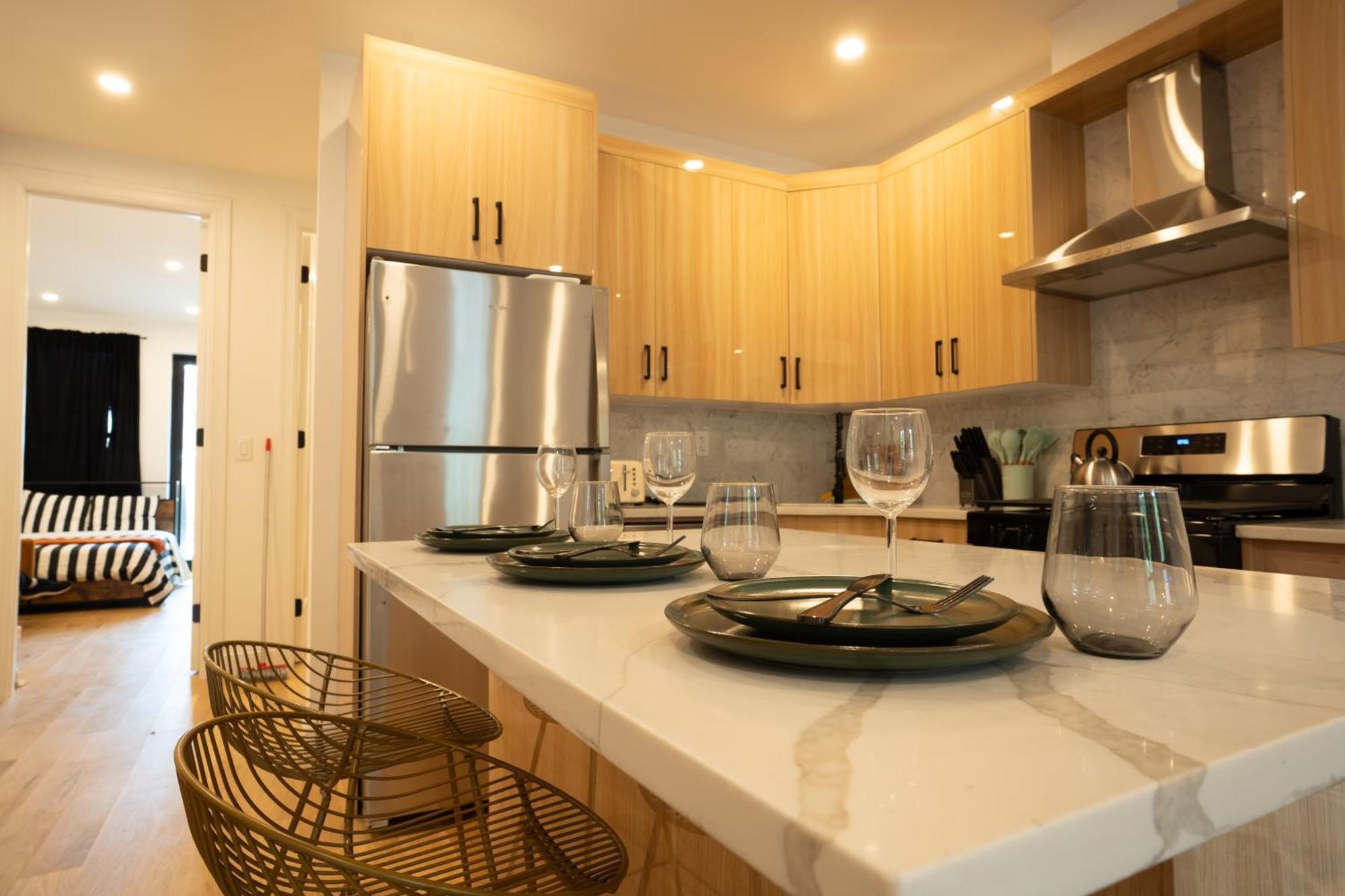 Modern 2br Basement Brooklyn And Backyard *