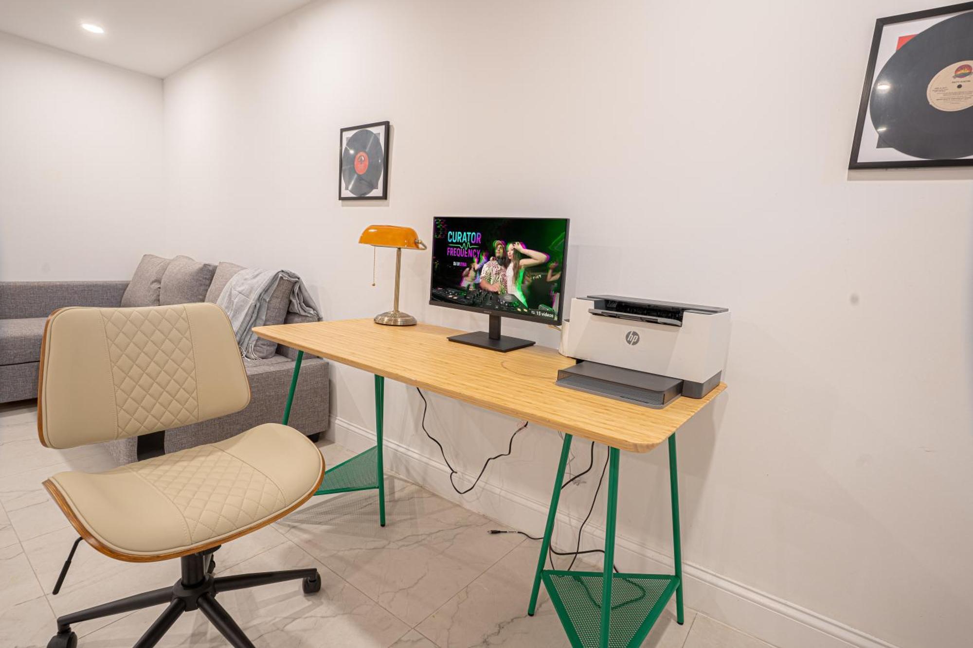 Modern 2br Basement Brooklyn And Backyard Apartment *