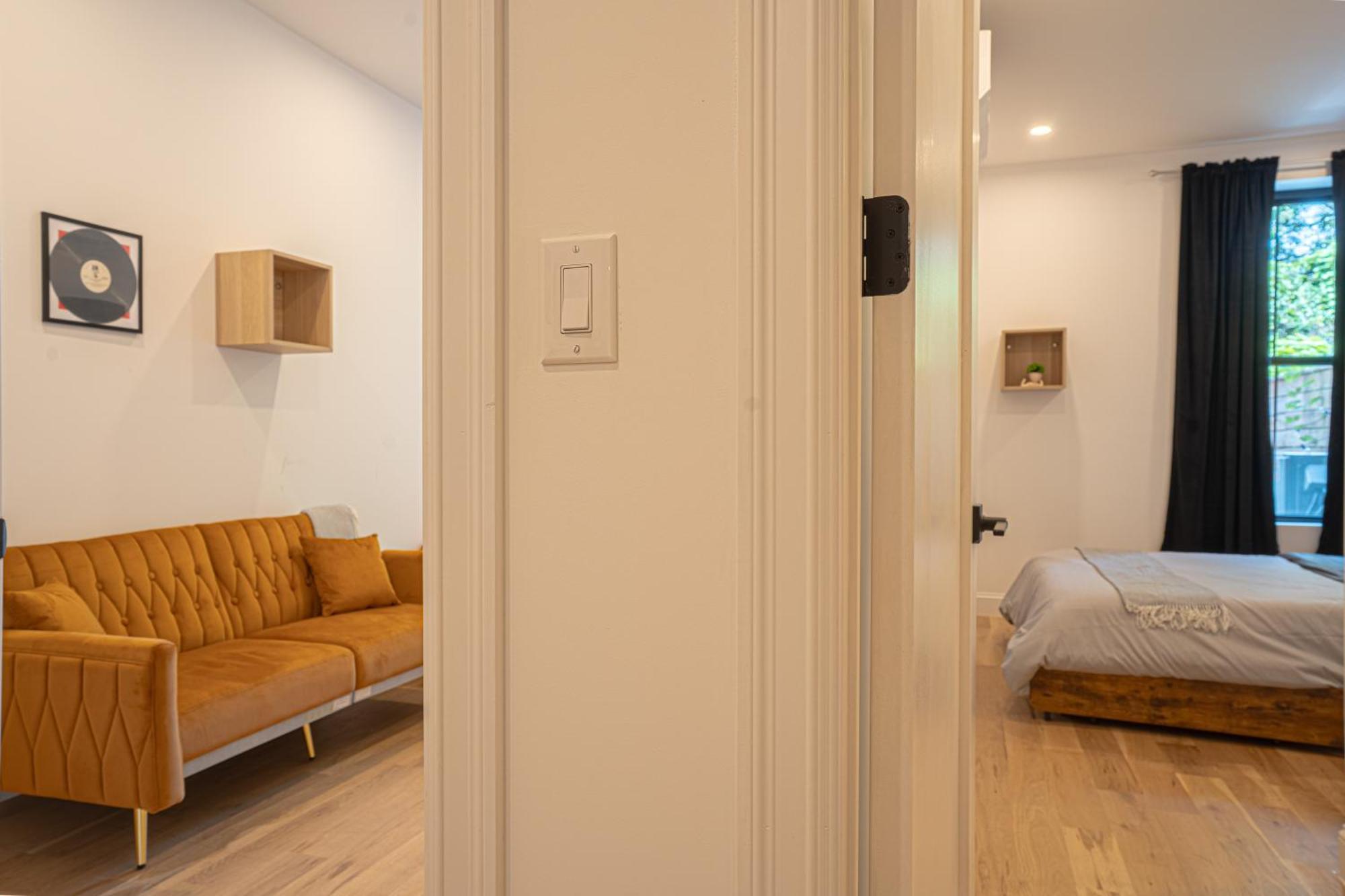 Modern 2br Basement Brooklyn And Backyard Apartment *