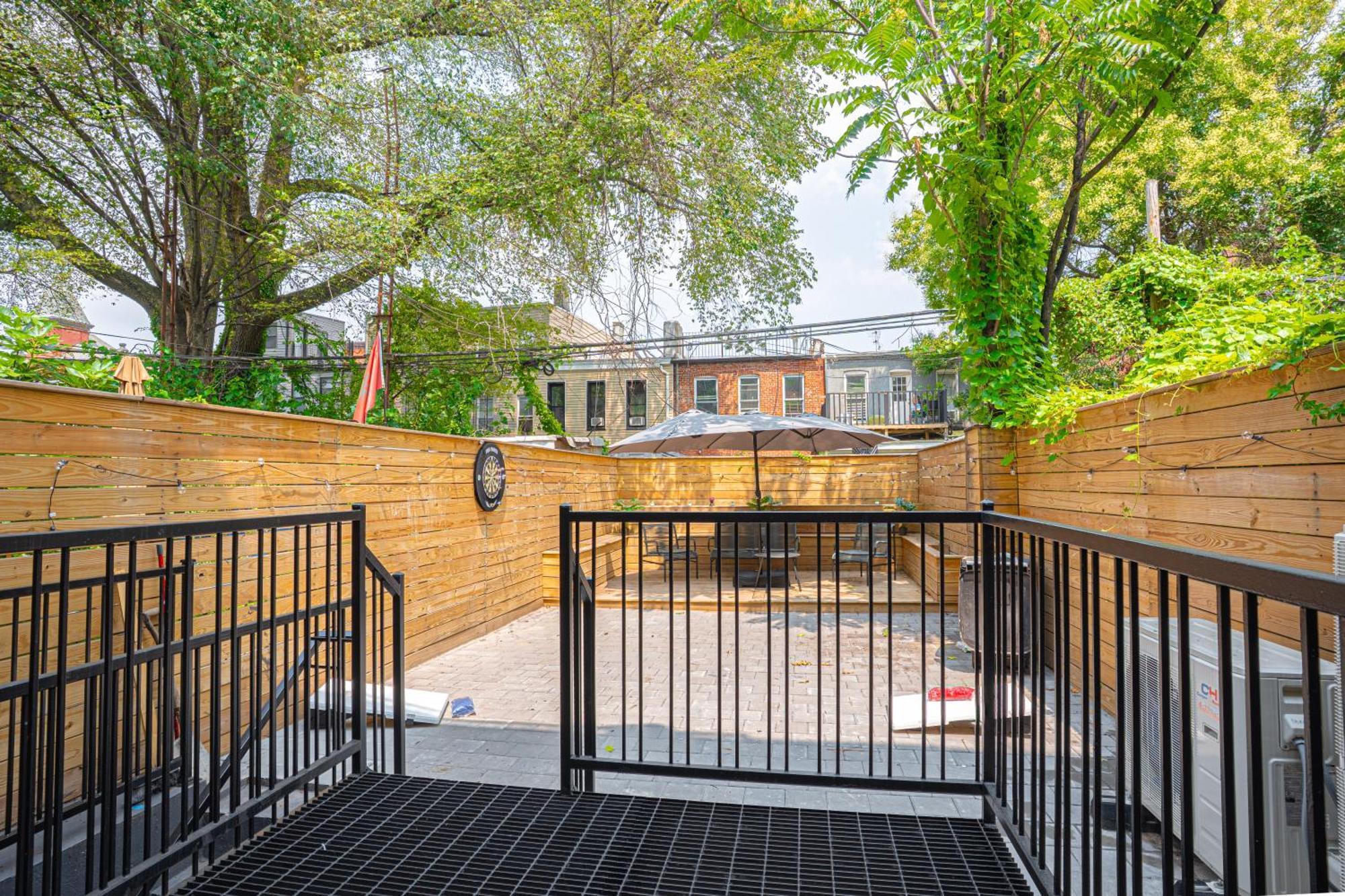 Apartment Modern 2br Basement Brooklyn And Backyard New York