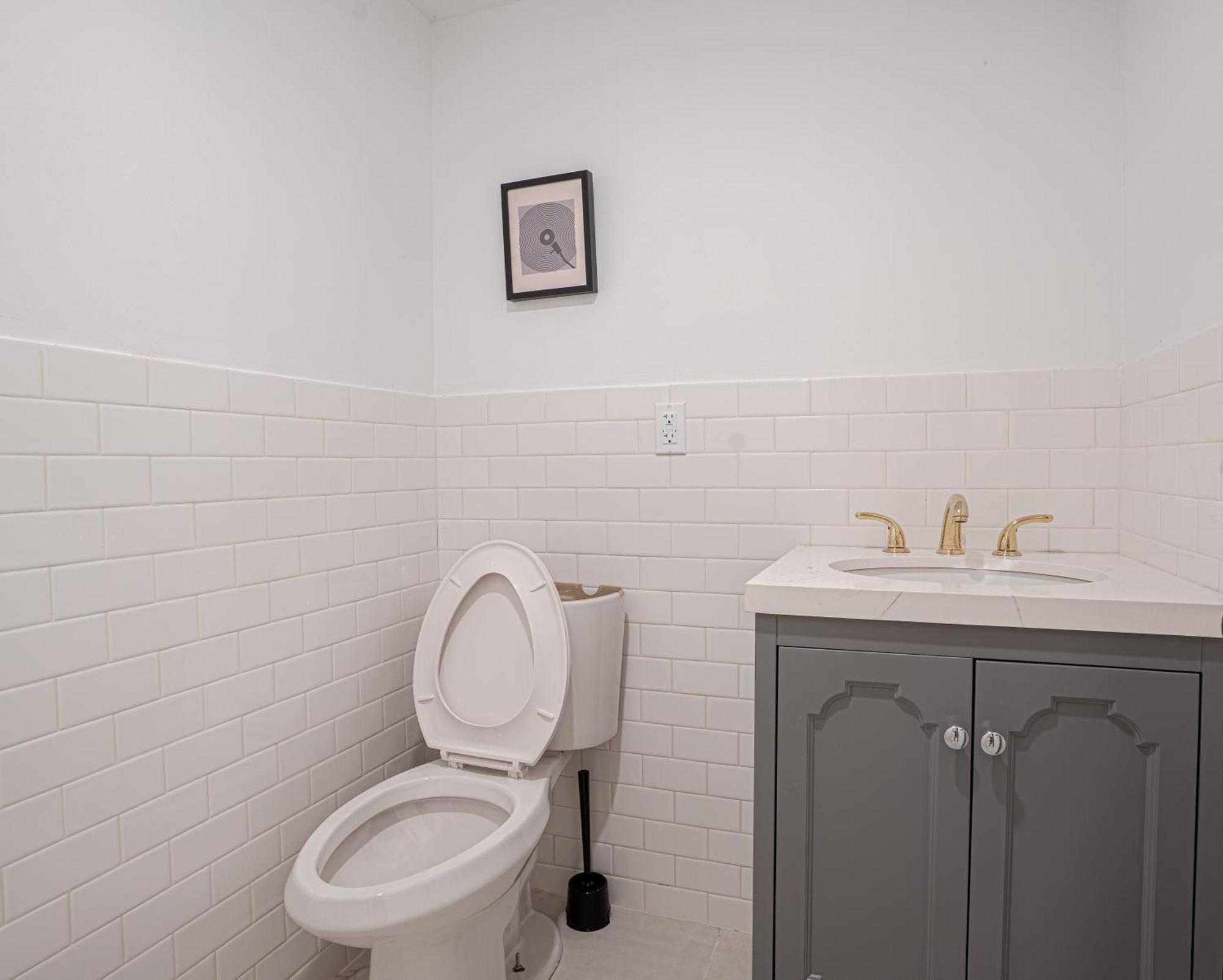 Apartment Modern 2br Basement Brooklyn And Backyard New York