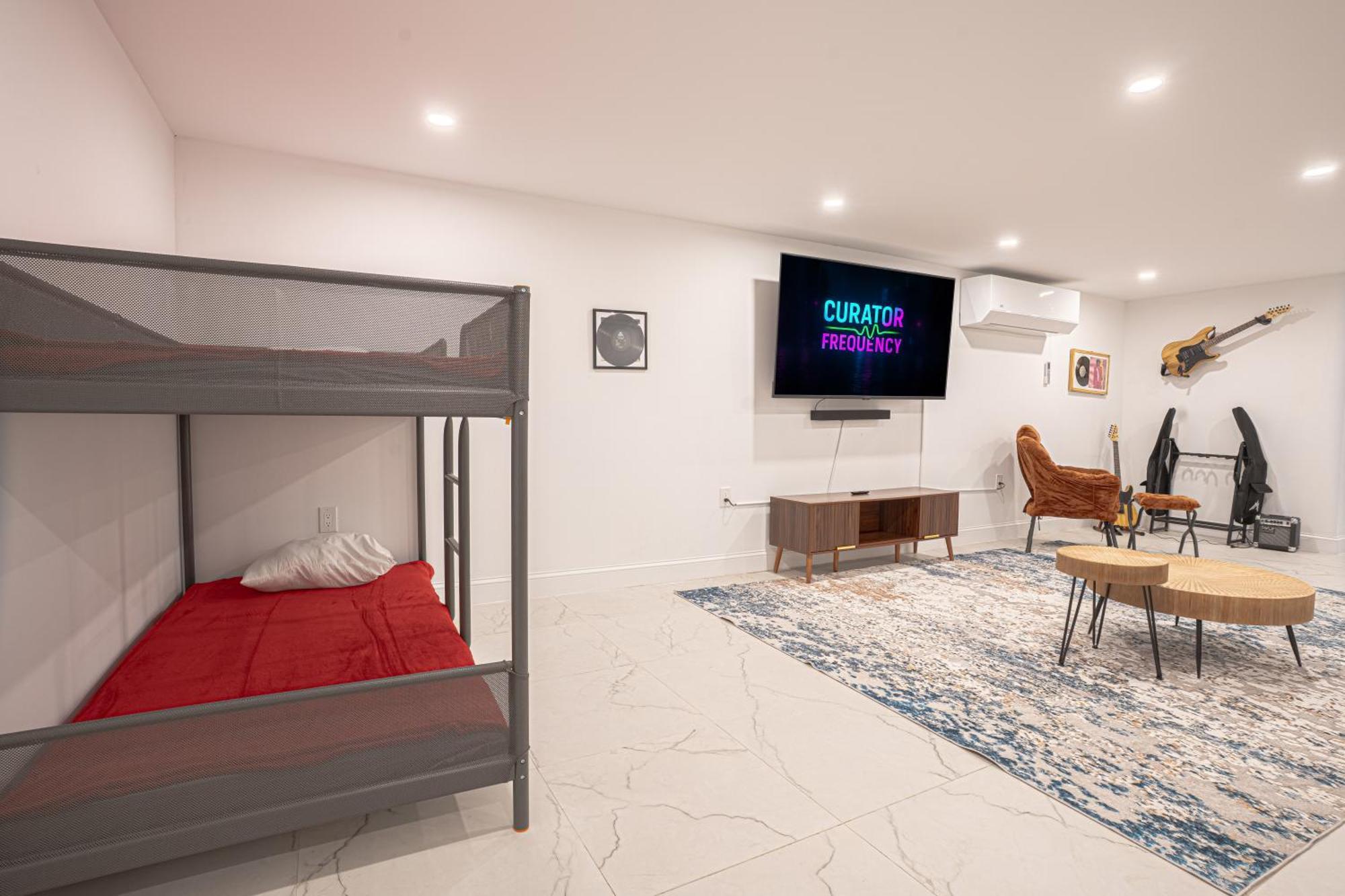 Modern 2br Basement Brooklyn And Backyard *