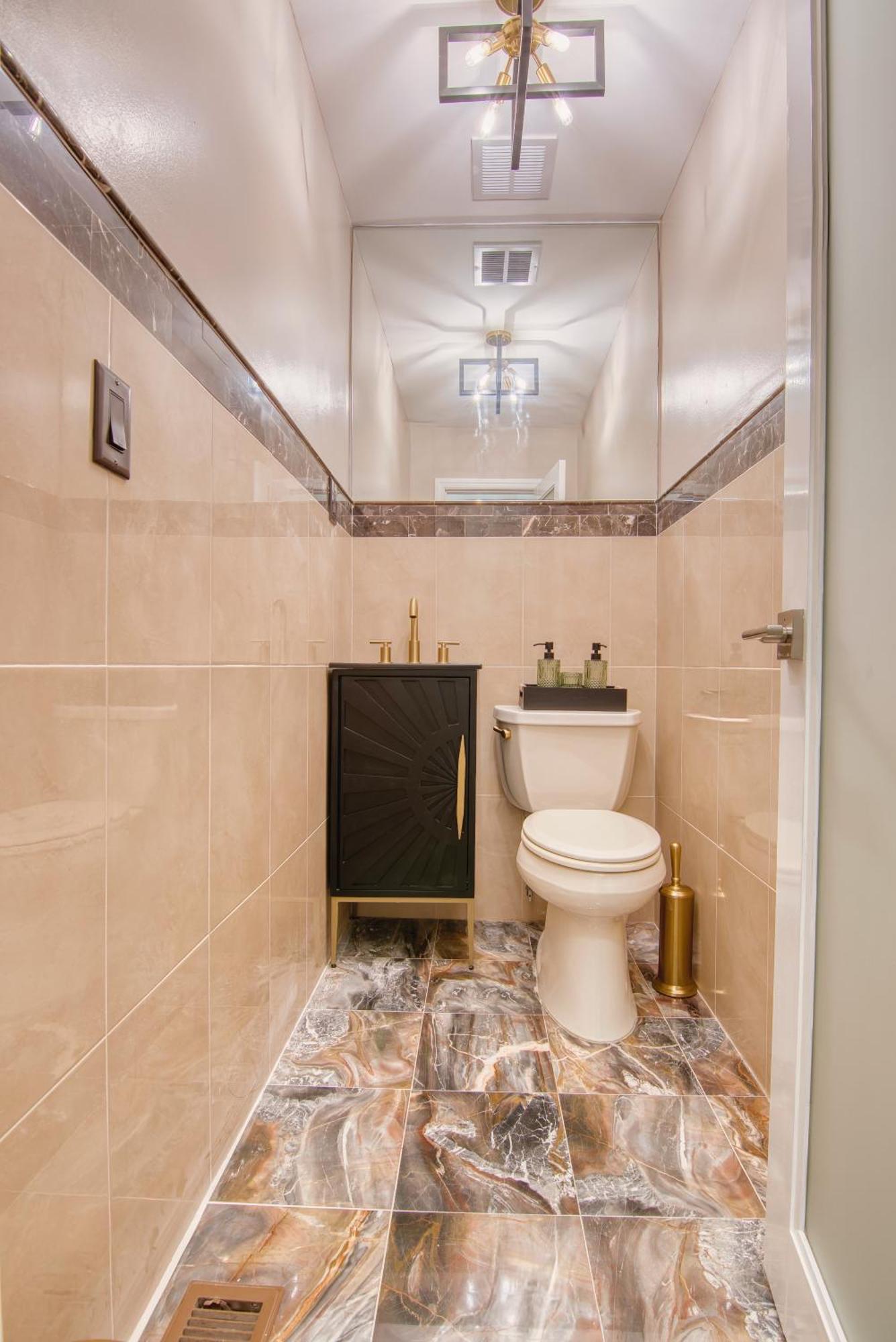 Apartment Bushwick Gem With Spacious King Bed, 2 Baths With Modern Kitchen & Steps To Train *