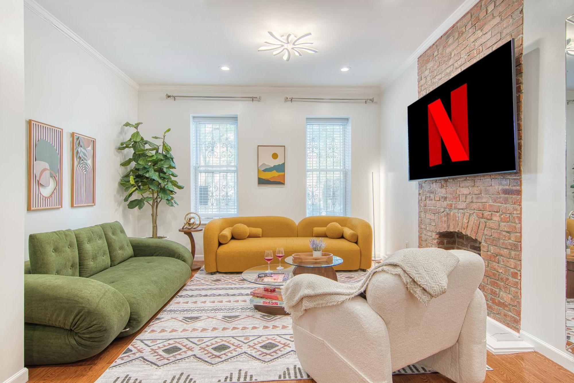 Bushwick Gem With Spacious King Bed, 2 Baths With Modern Kitchen & Steps To Train Apartment New York