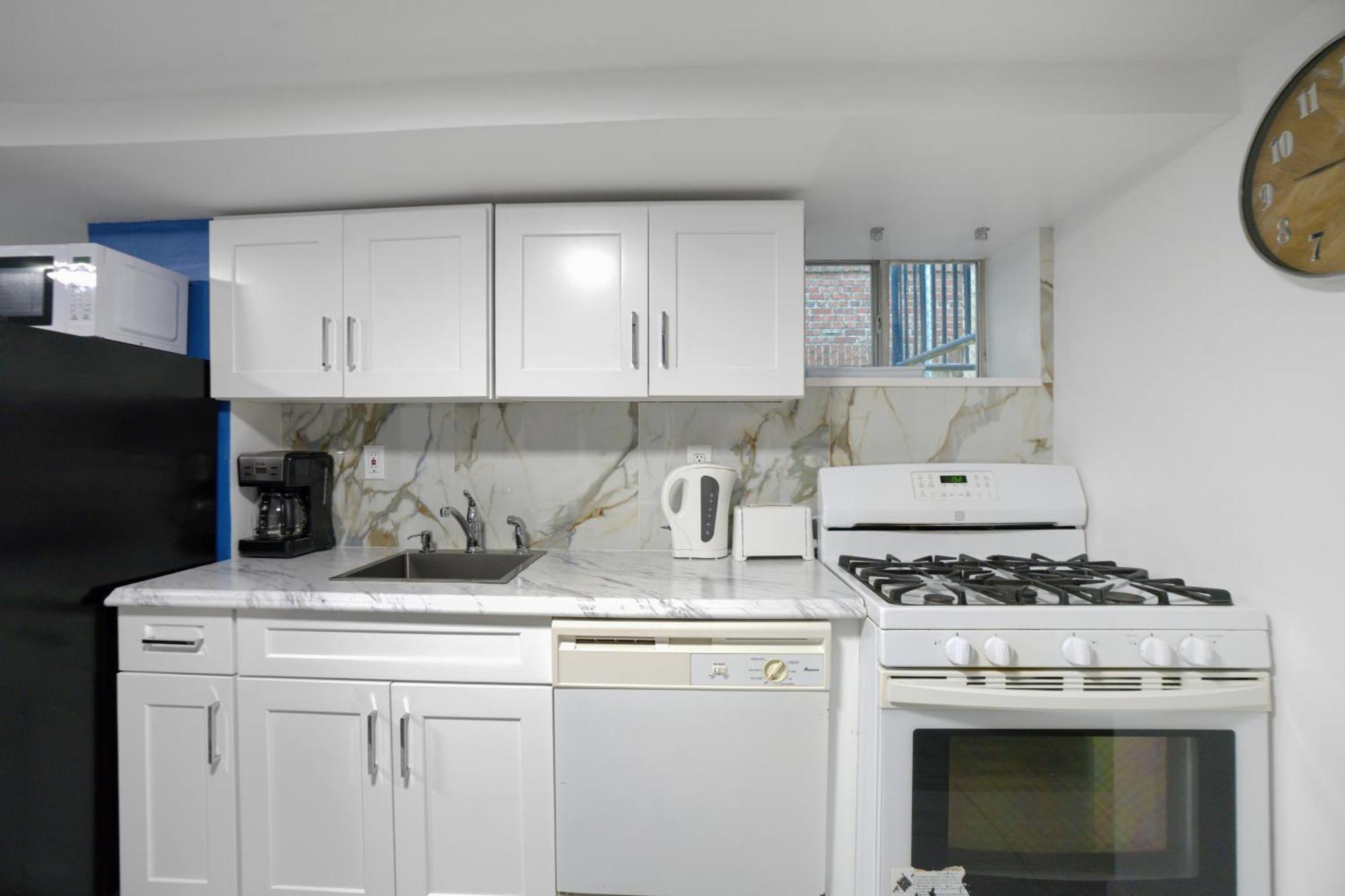 Apartment 2 Bedroom Cozy Gem Manhattan *