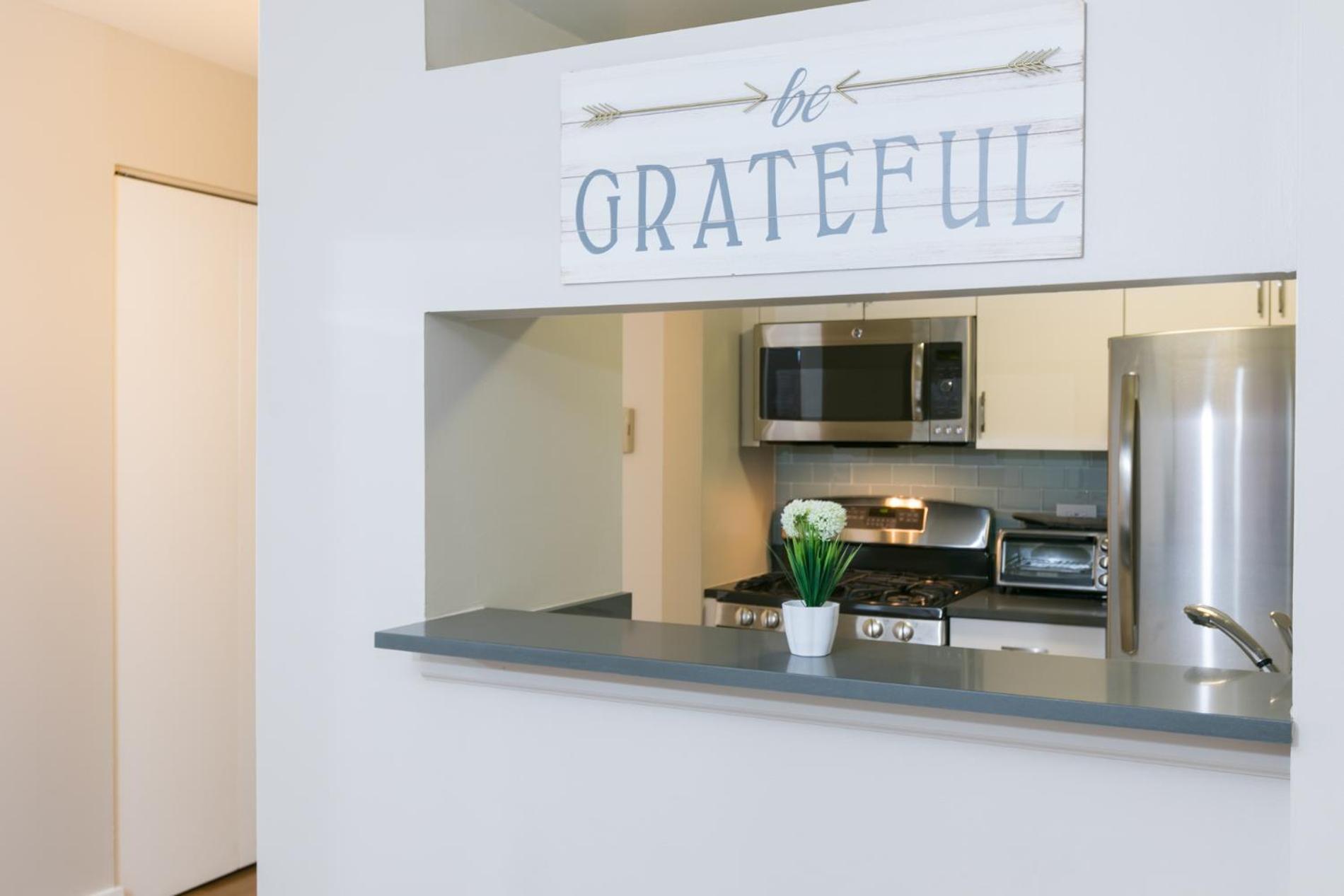 Apartment Finest Luxury 1 Bedroom *