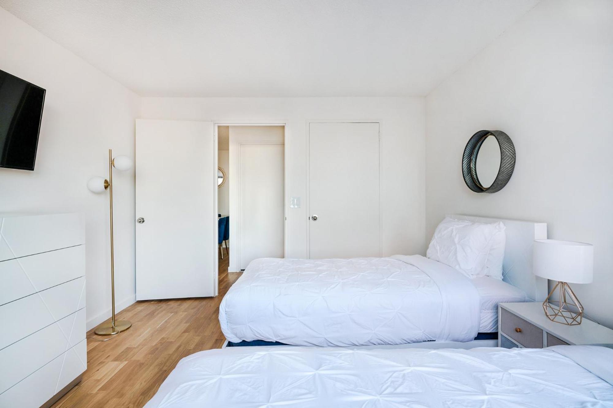 Luxury 2 Bed 2 Bath Unit In Prime Location Of Nyc * New York