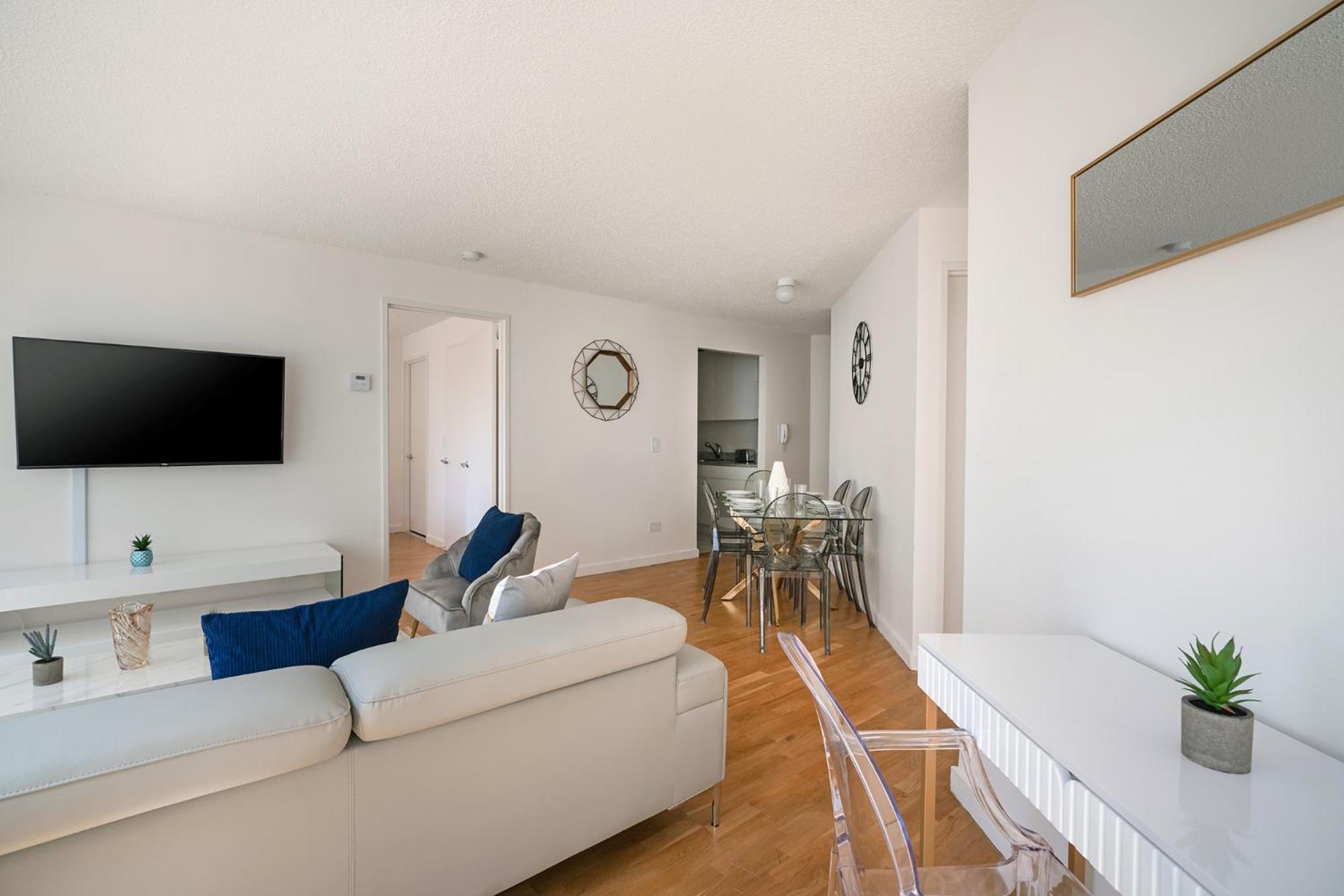 Stunning For 4 2 Bedrooms 2 Bath *