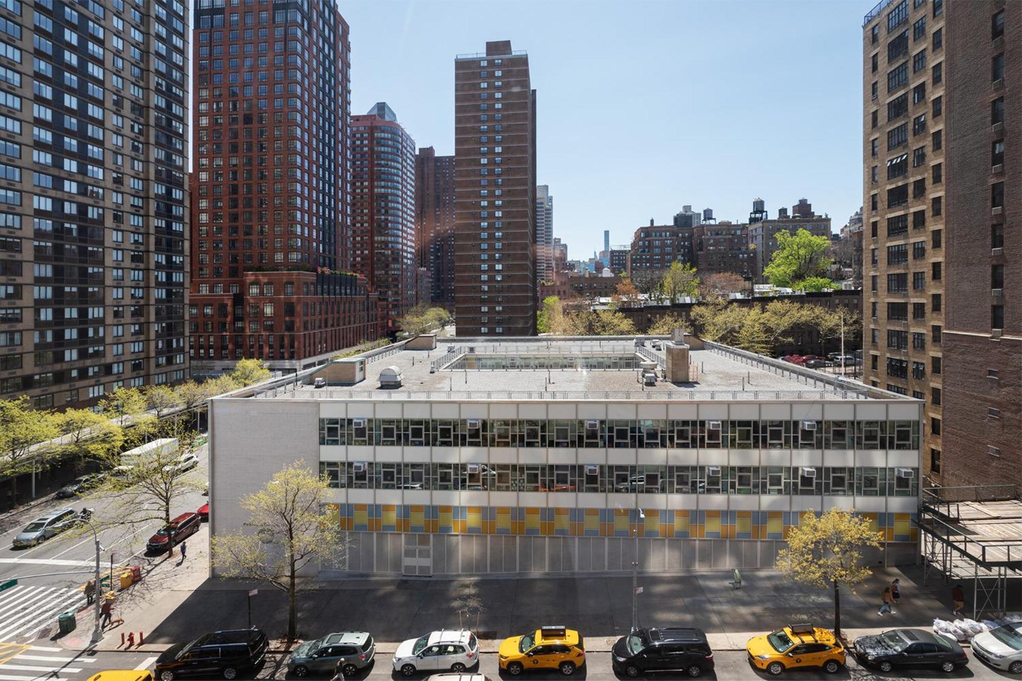 Stunning For 4 2 Bedrooms 2 Bath New York