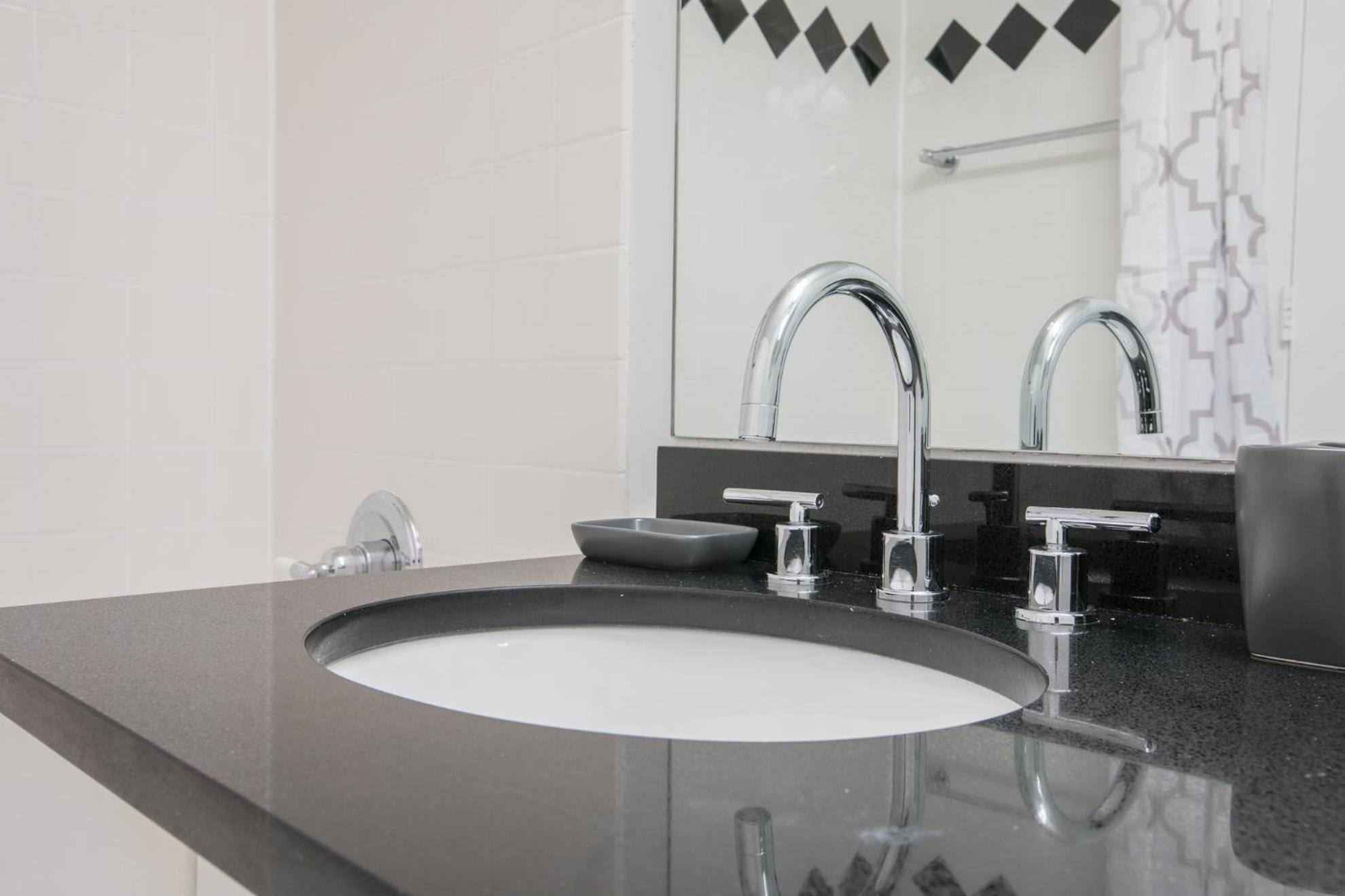 Fully Furnished 2br 2bath Unit In Nyc * New York